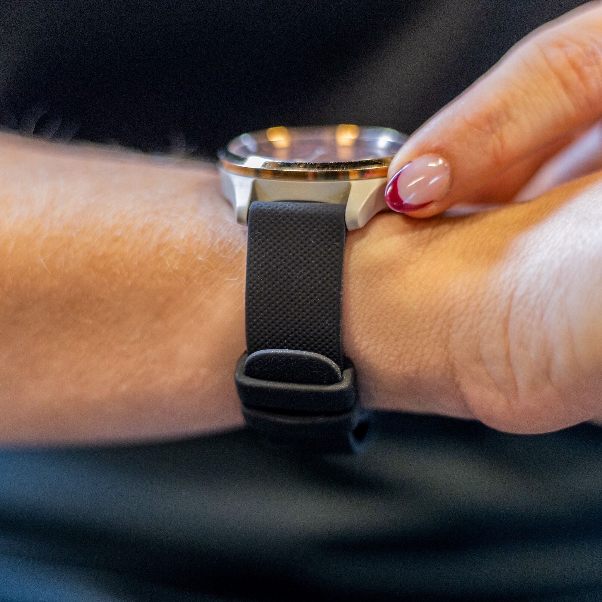 Fossil Gen 4 Venture (HR) Silicone Strap (Black)