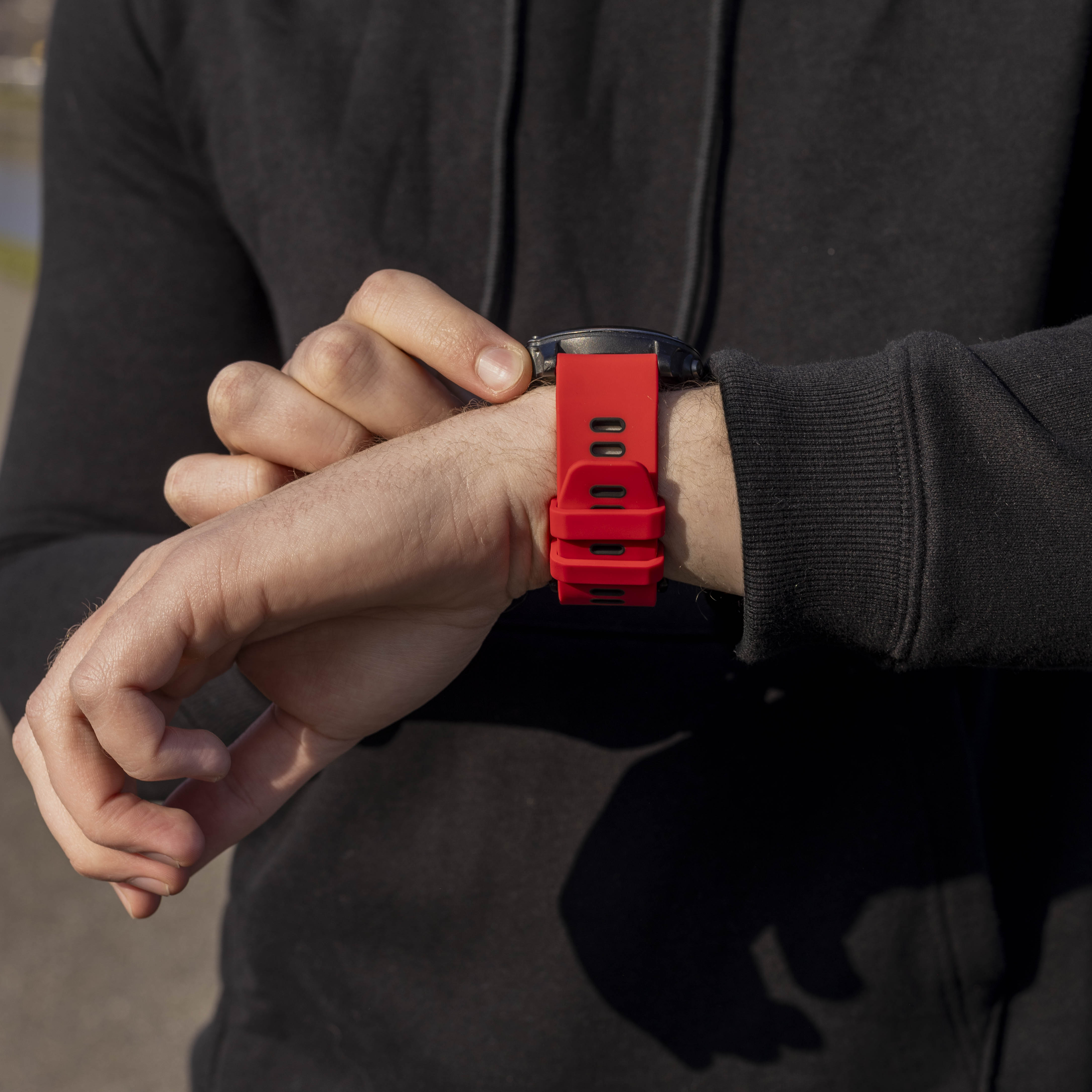 Garmin Fenix 7x Sportschnallenband (Rot/Schwarz)