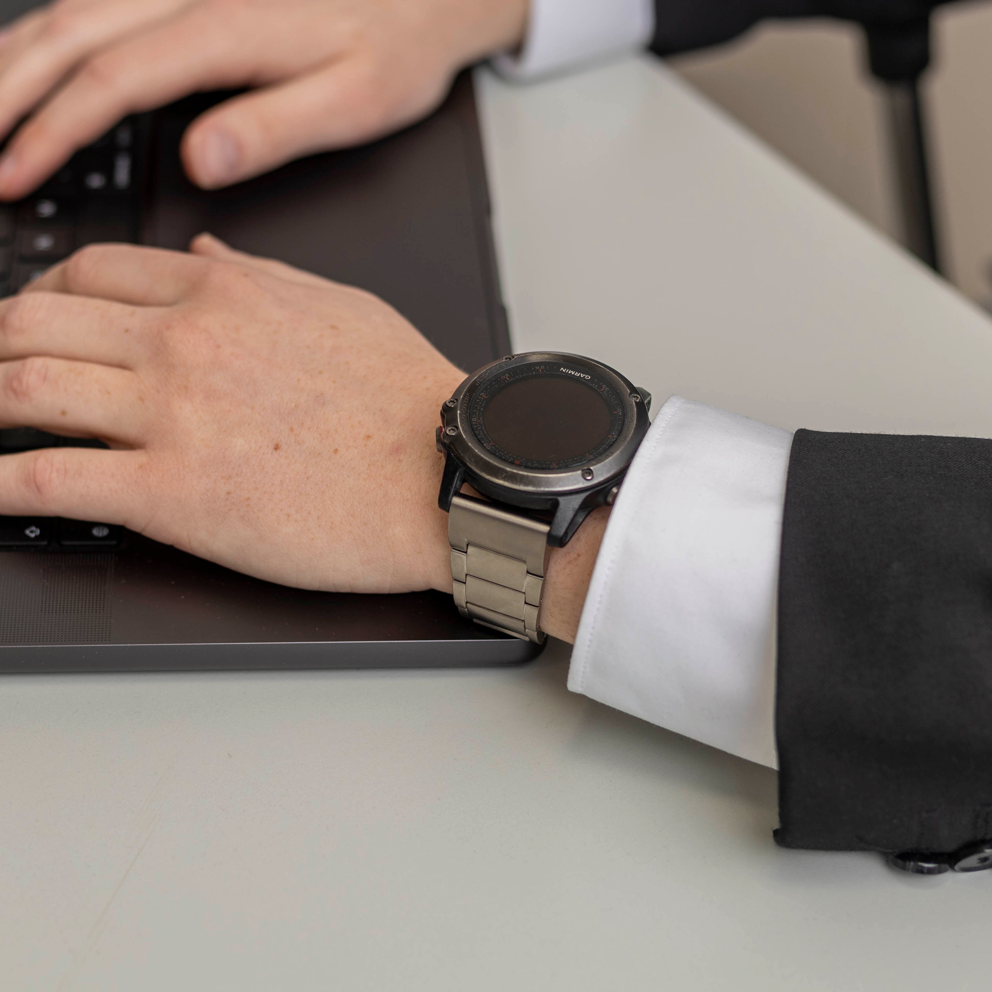 Garmin Fenix 3 Magnetisches Titanarmband (Silber)