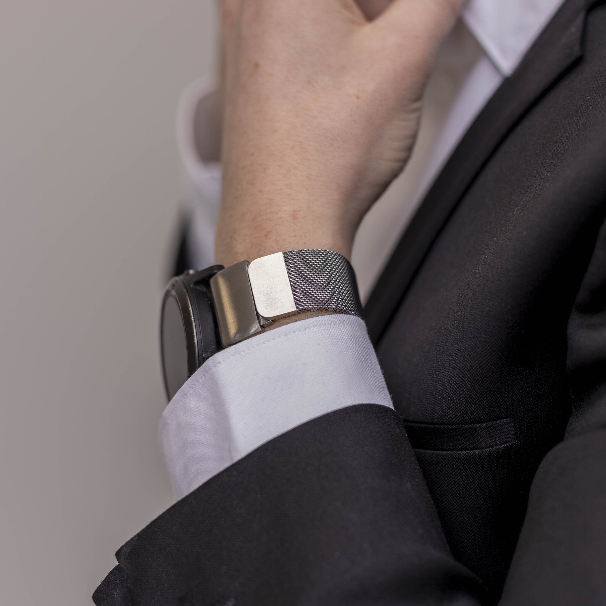 Garmin Approach S62 Milanese Strap (Silver)