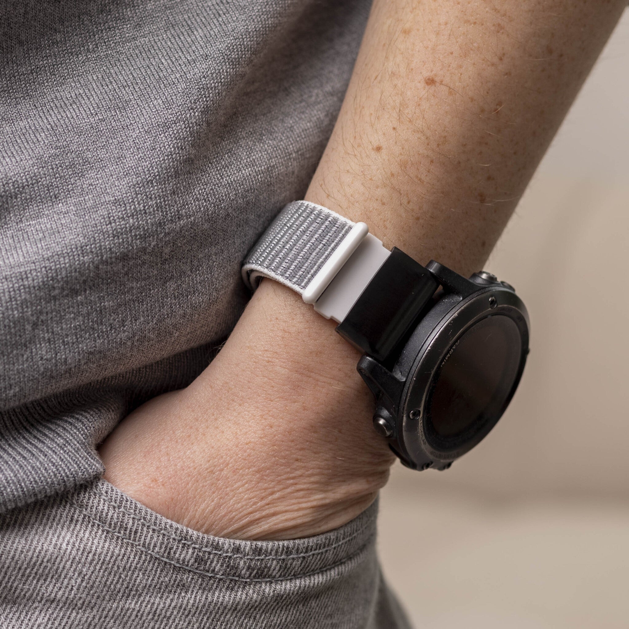 Garmin Descent MK1 Nylonarmband (Muschelweiß)