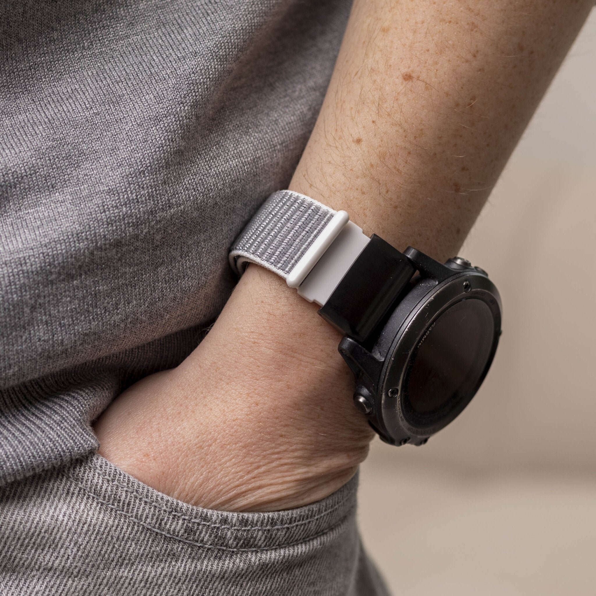 Garmin Descent Mk3(i) - 43mm Nylonarmband (Muschelweiß)