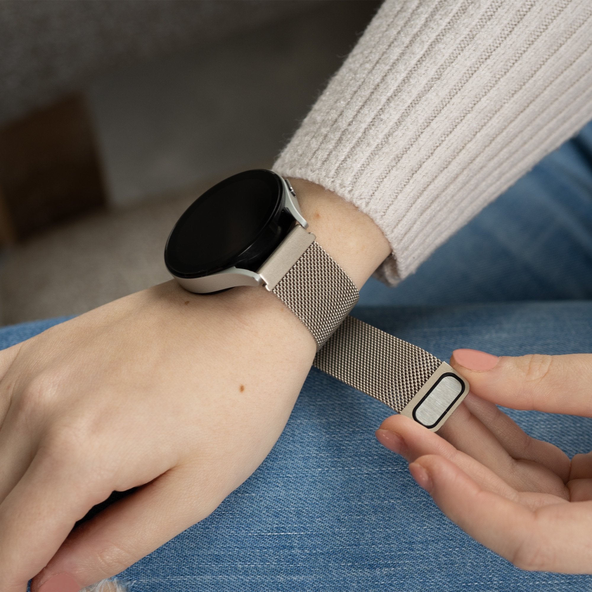 Samsung Galaxy Watch FE Milanese Strap (Starlight)