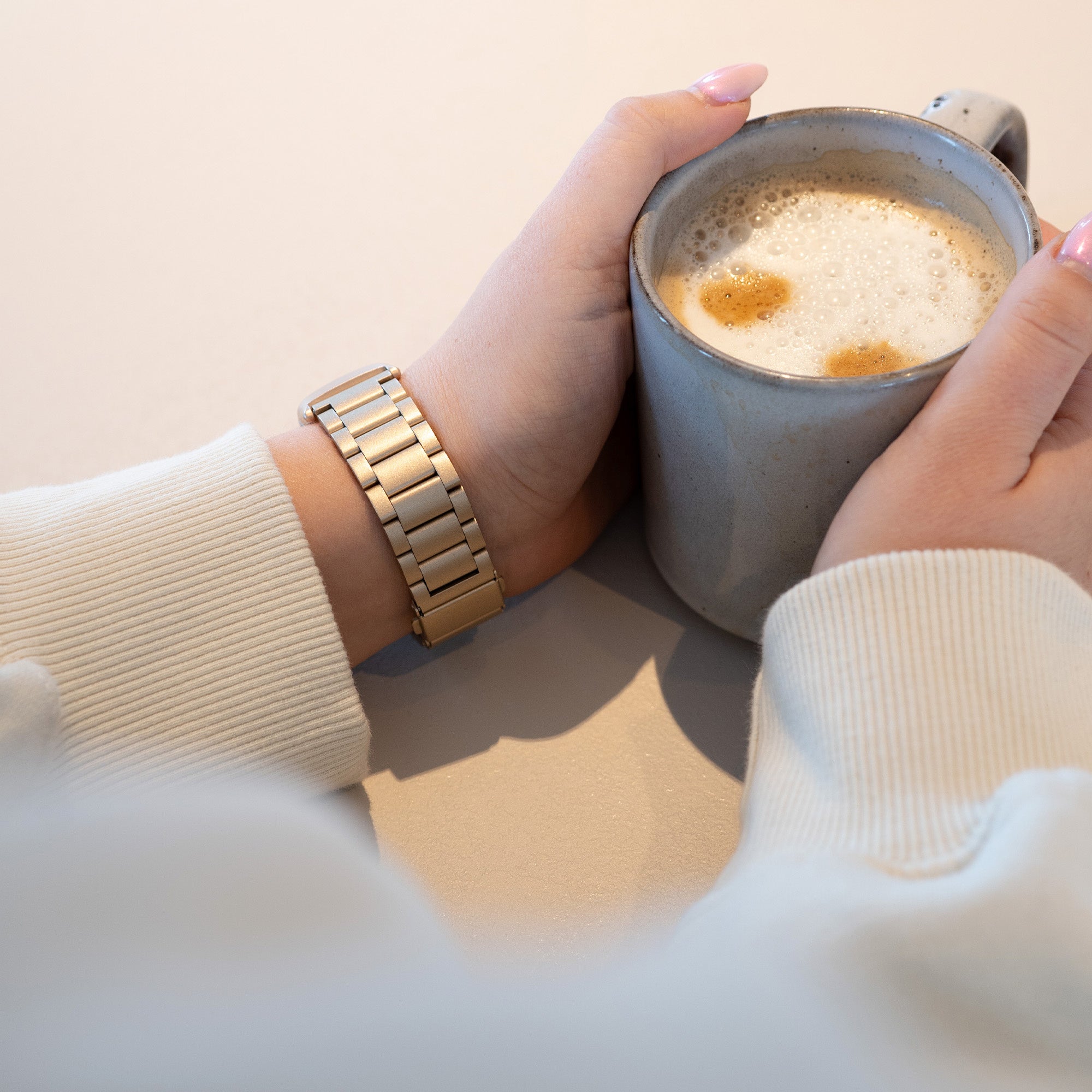 Fitbit Charge 5 Metallarmband (Sekt)