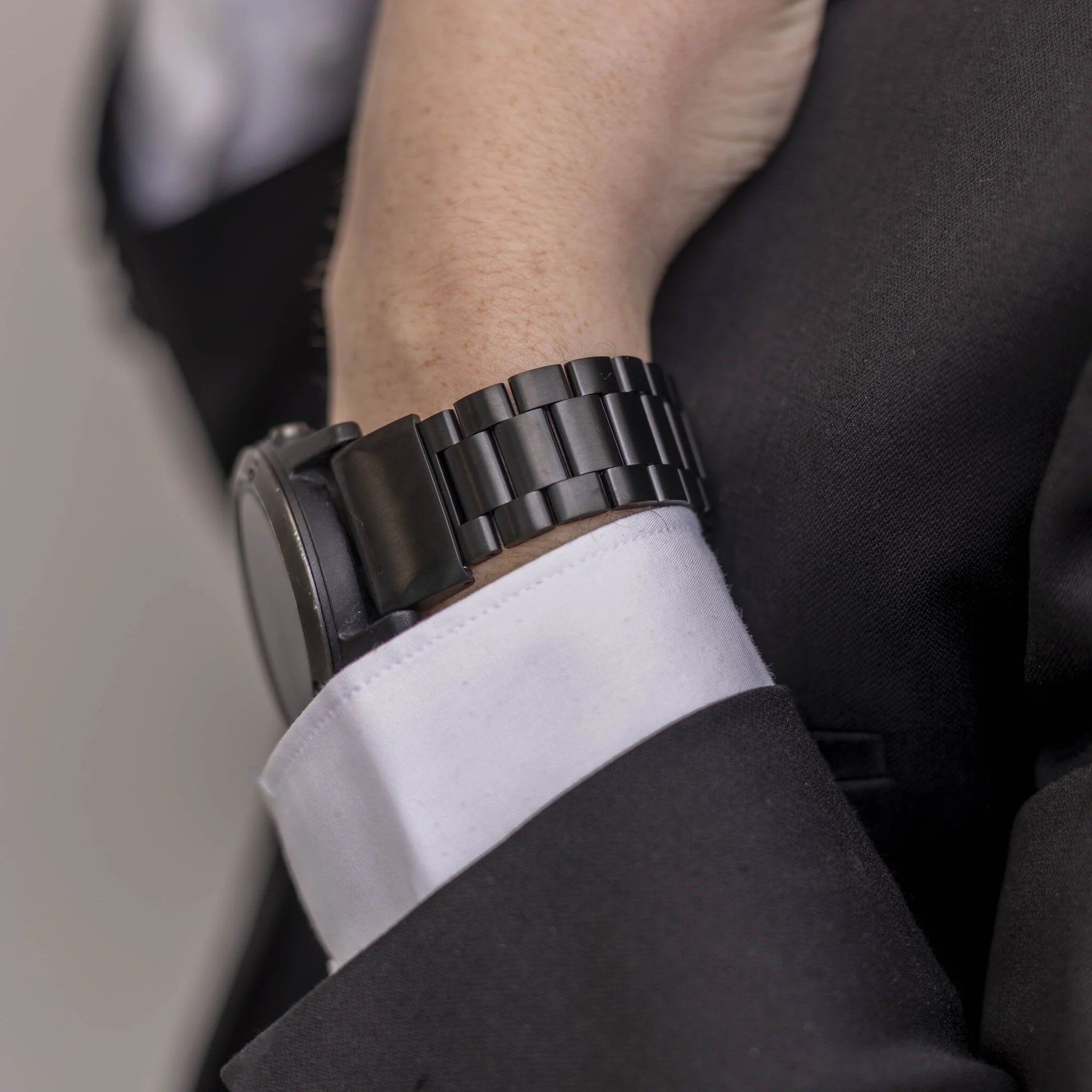 Garmin Forerunner 970 Steel Strap (Black)