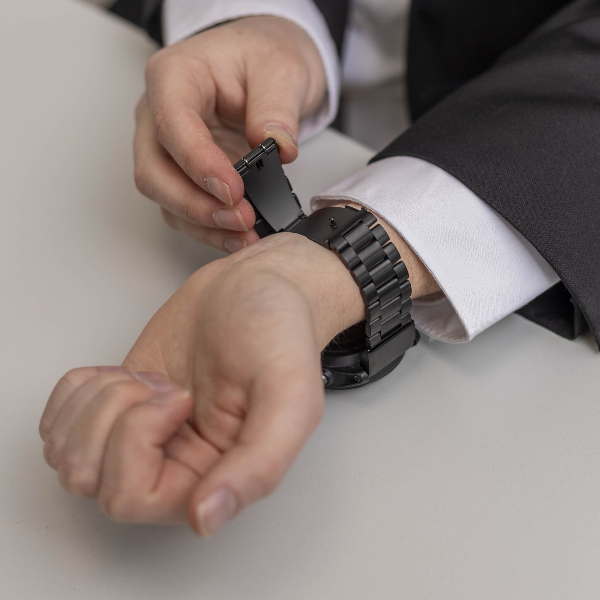 Bandz Garmin MARQ Stahlarmband 'Classic' (Schwarz)