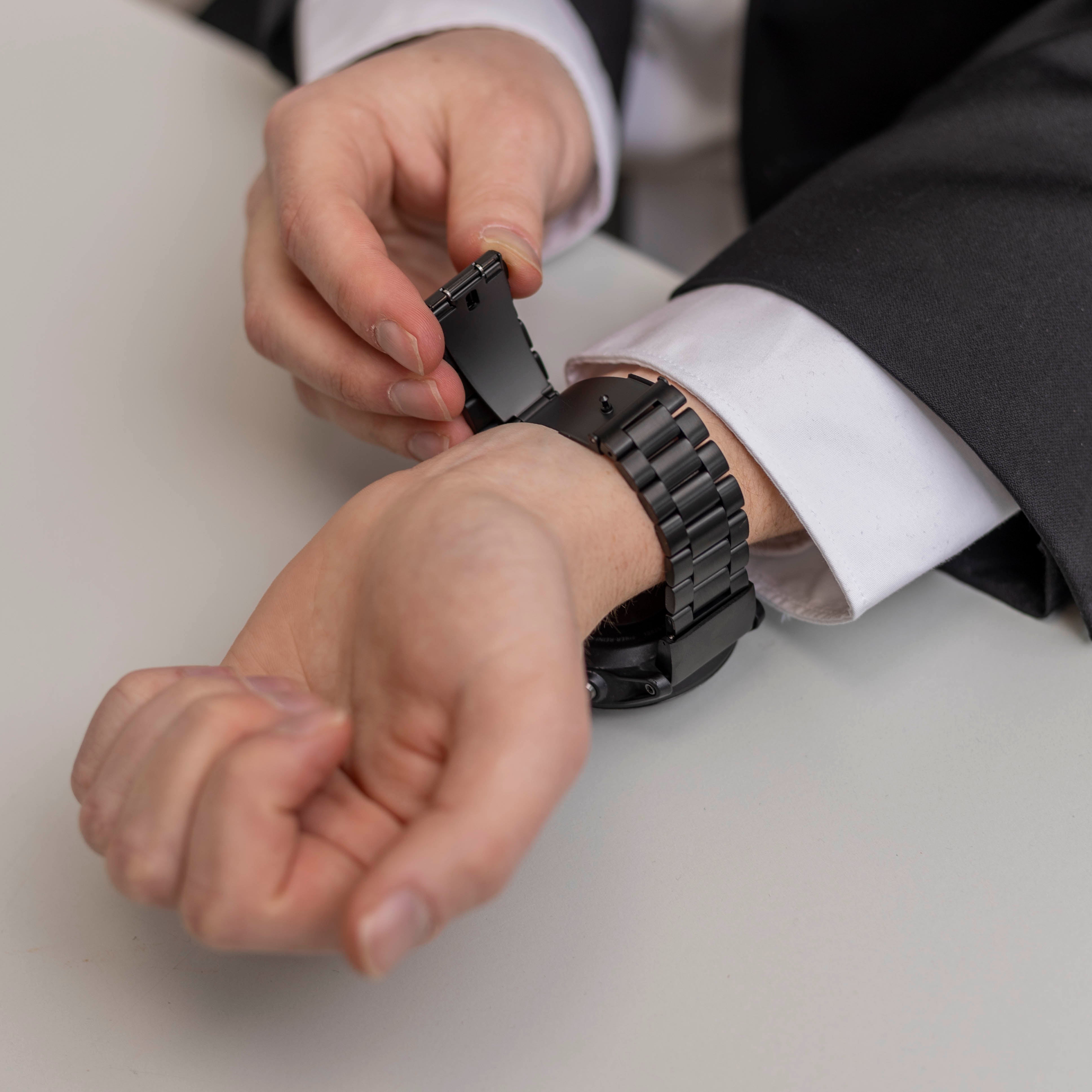 Bandz Garmin Fenix 5x / 6x klassisches Stahlarmband (Schwarz)