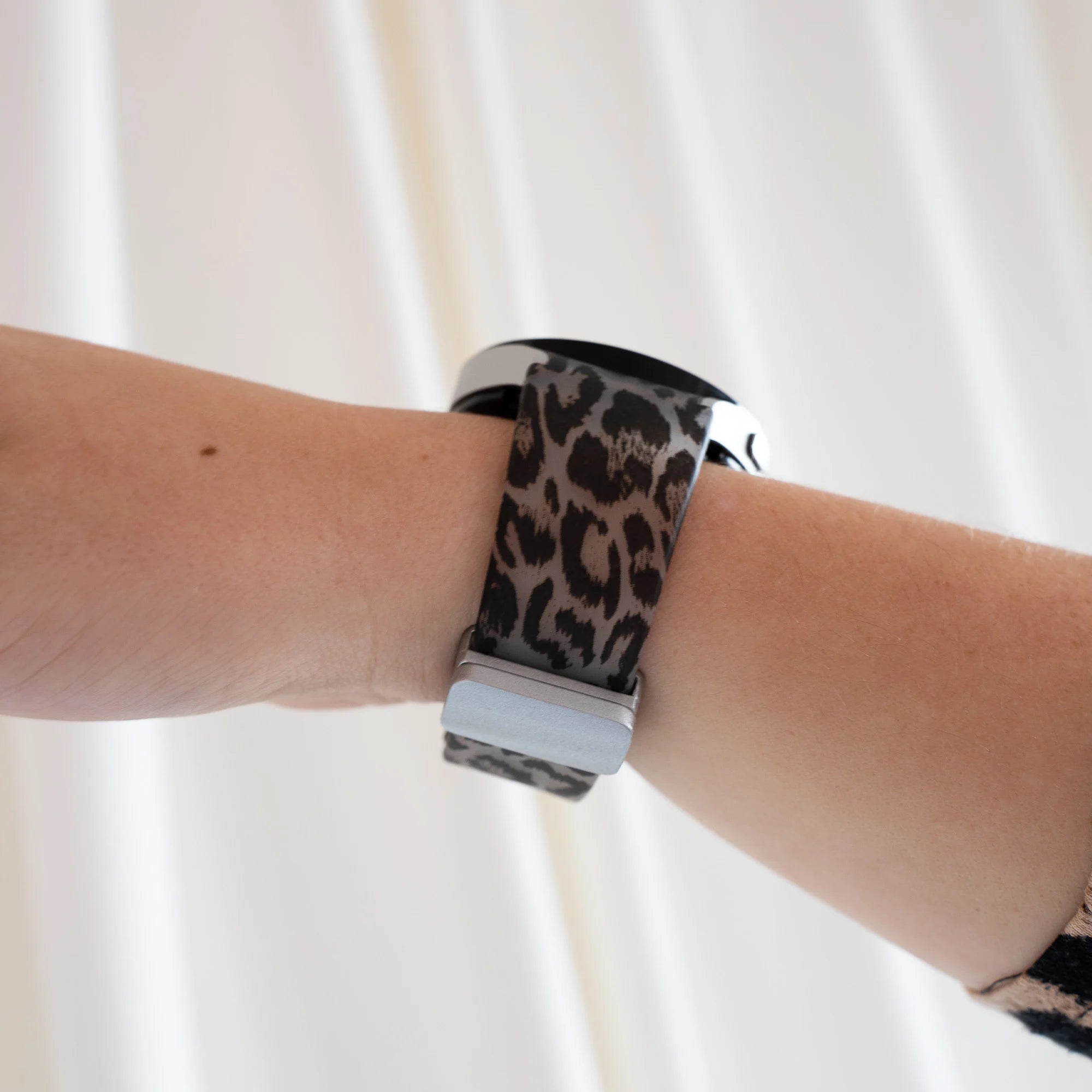 Clear Leopard Samsung Galaxy Watch 5 40mm Magnetic Strap