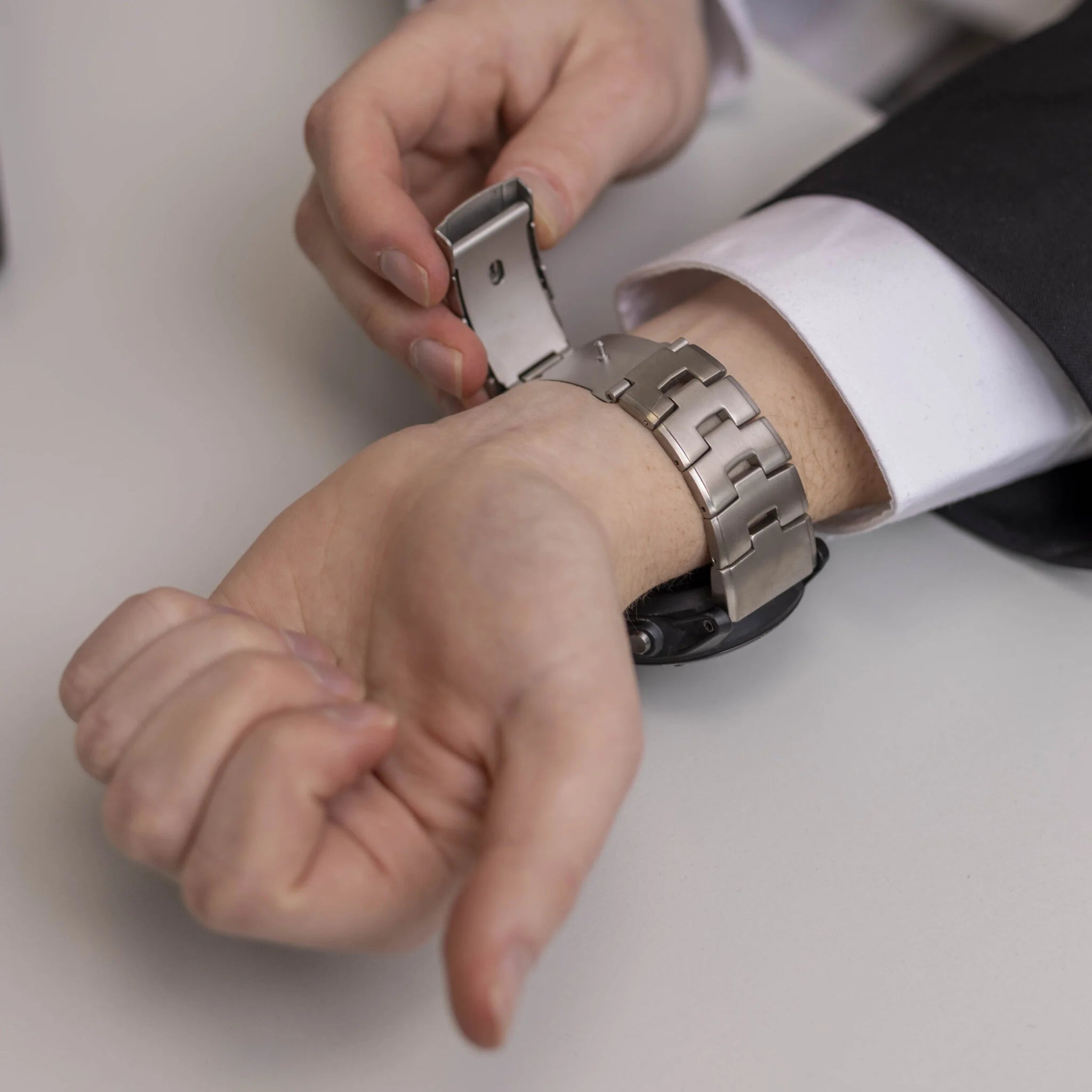 Garmin Forerunner 745 Titanarmband (Silber)