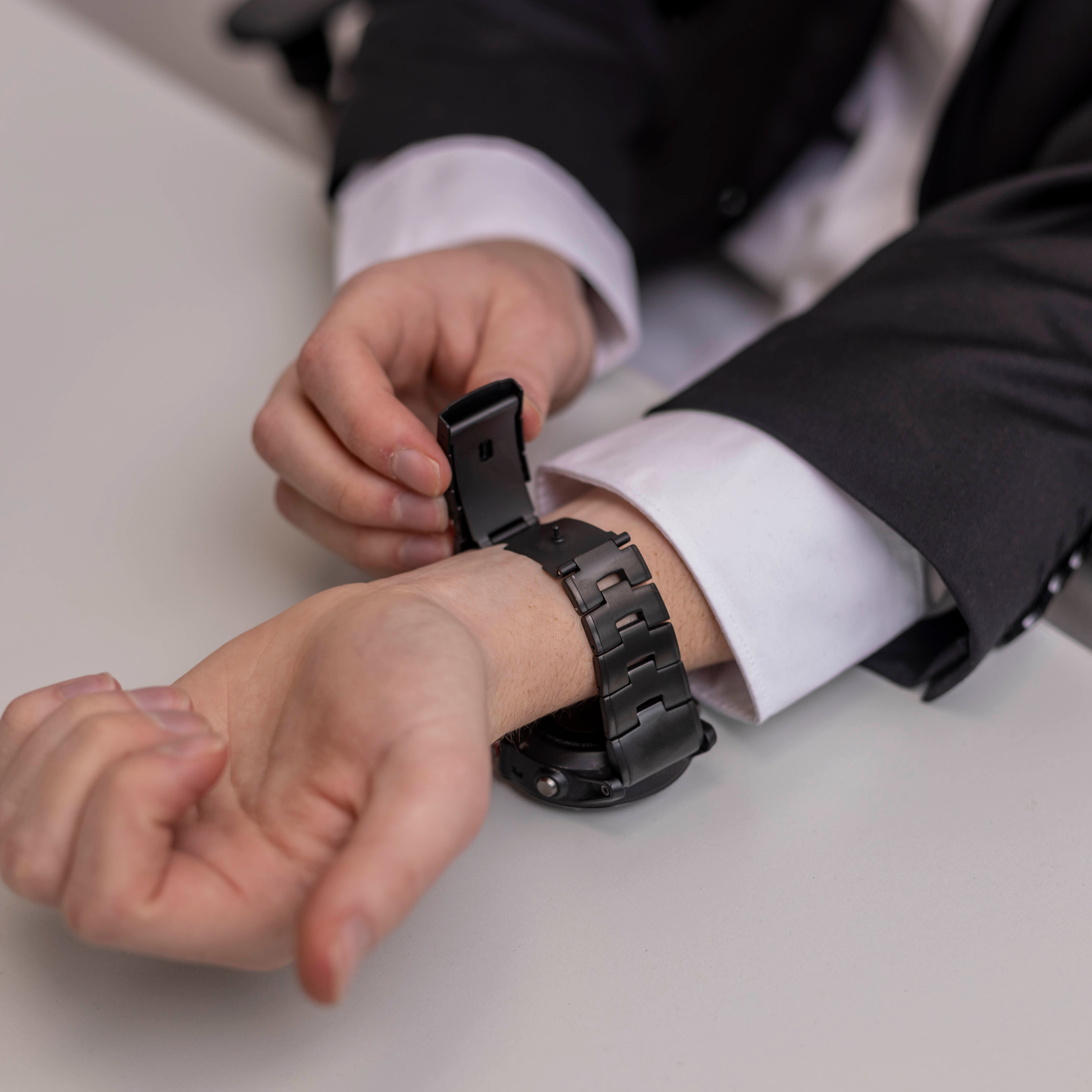 Bandz Amazfit T-Rex Ultra 2 Titanium Strap 'Classic' (Black)