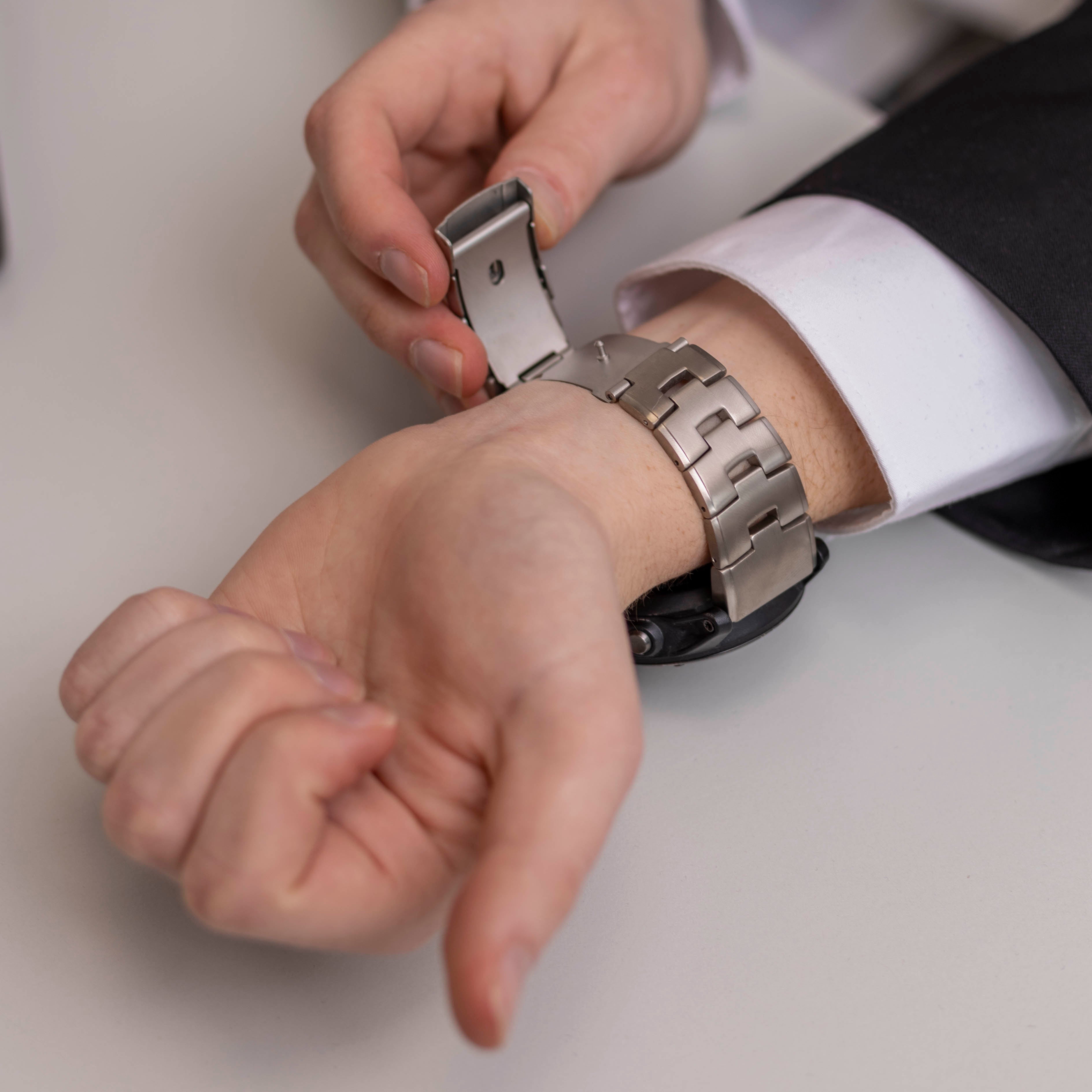 Garmin Quatix 3 / 6x / 7x Solar Titanarmband (Silber)