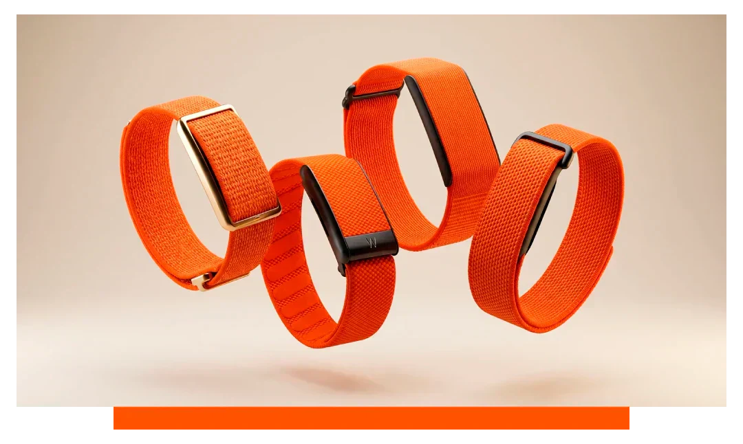 Whoop 5.0 vs Polar Loop vs Amazfit Helio Strap vs Fitbit Air - Best screenless fitness tracker (2026)