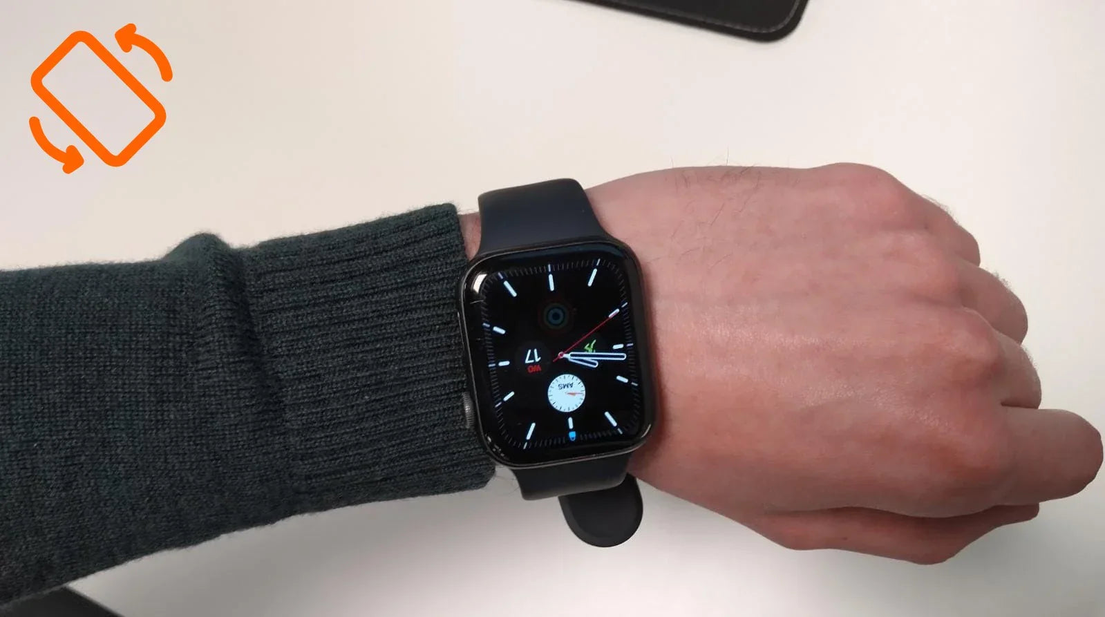 Rotate Apple Watch screen