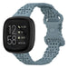 Fitbit Versa 3 Silikonarmband mit Muster (Graublau)