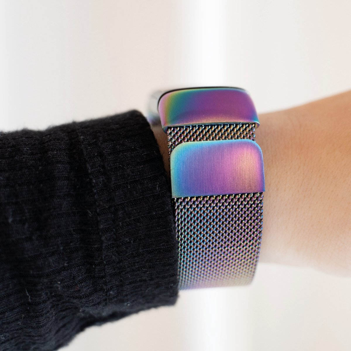 Fitbit Charge 5 Milanese Strap (Pearlescent)