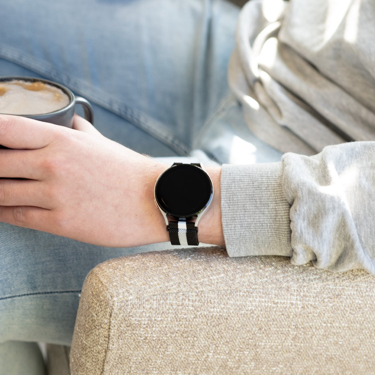 Samsung Galaxy Watch 7 - 40mm Milanese Armband (Schwarz/Weiß)