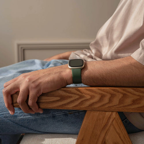 Fitbit Versa 3 Silikonarmband Classic (Dunkelgrün)