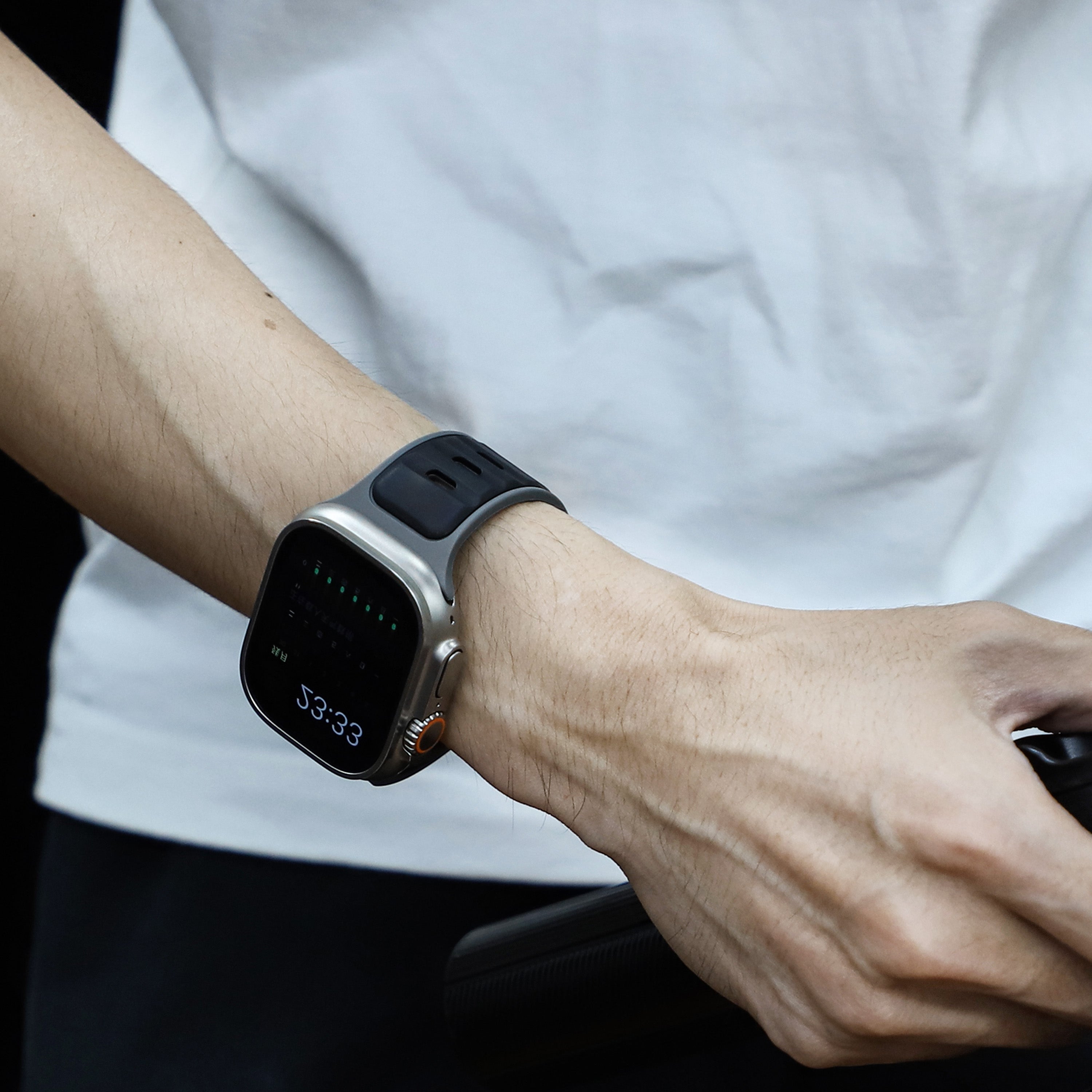 Apple Watch Premium Outdoor Silicone Strap (Black/Gray)