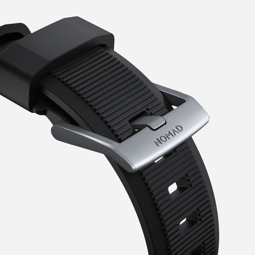 Nomad Rugged Apple Watch Silikonarmband (Schwarz/Silber)