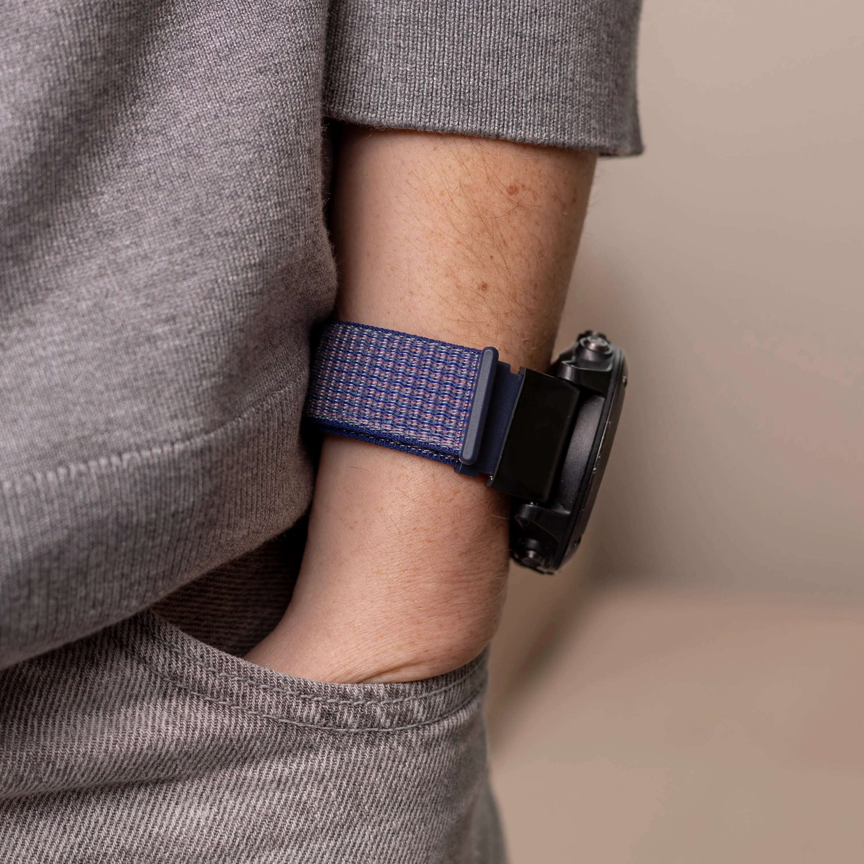Garmin Fenix 8 - 47mm Nylon Strap (Blue)