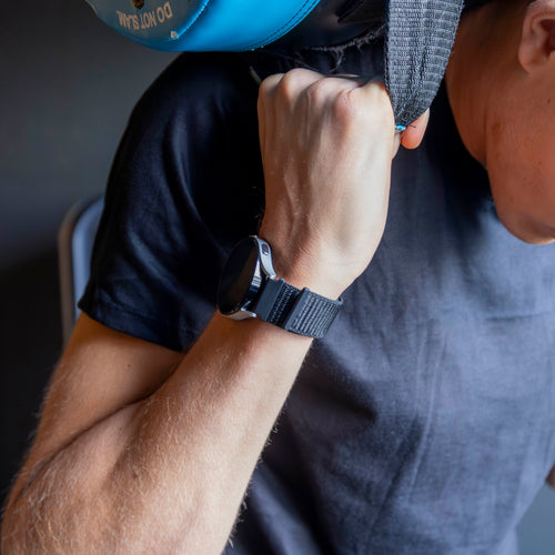 Bandz Garmin Venu 2 Nylon Loop Armband (Schwarz)