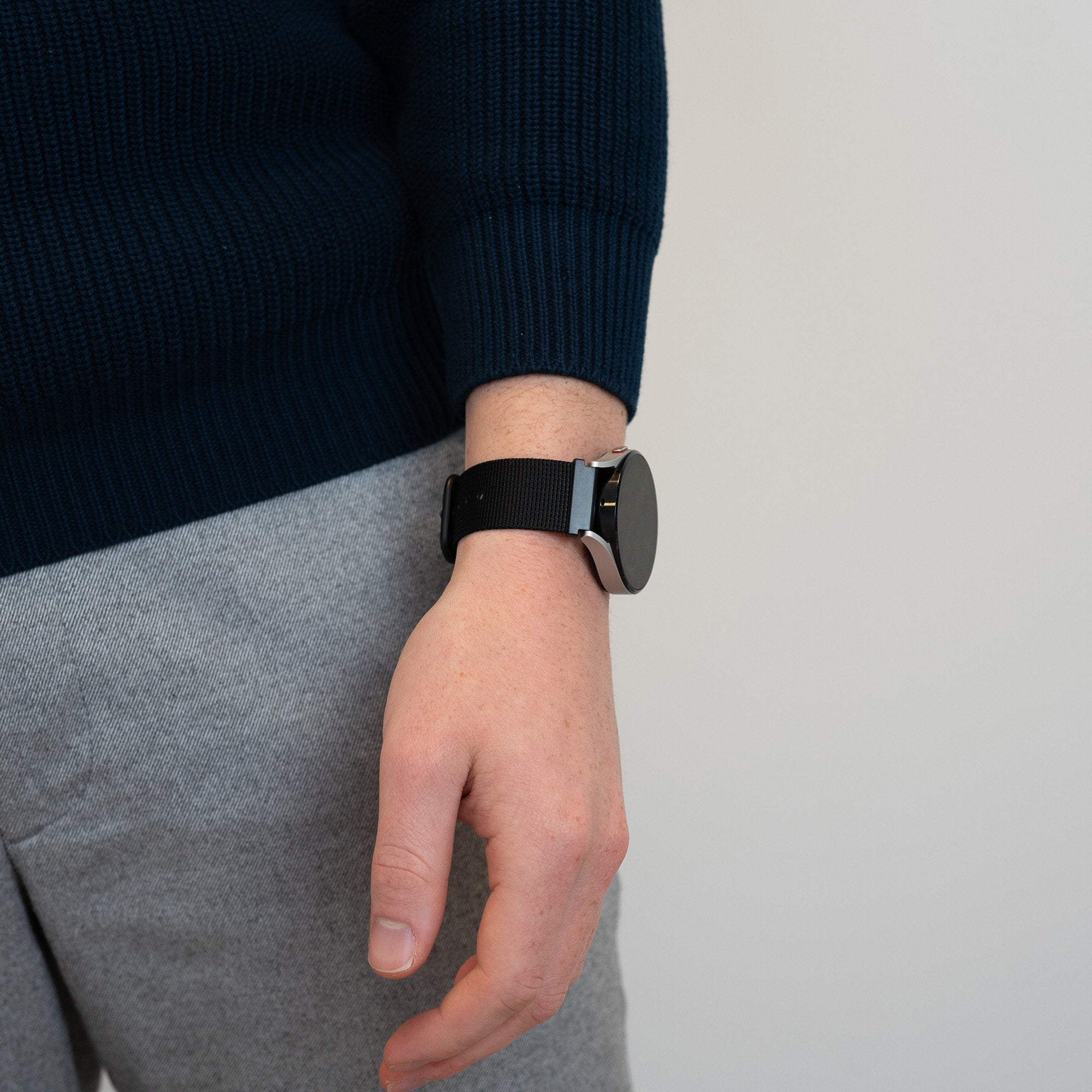 Bandz Garmin Vivomove Sport Buckled Nylon Strap (Black)