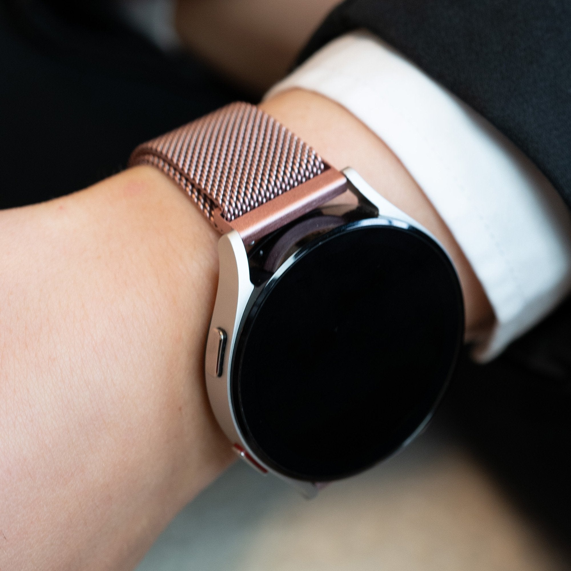 Bandz Garmin Forerunner 645 Milanese Loop Strap (Rose Gold)