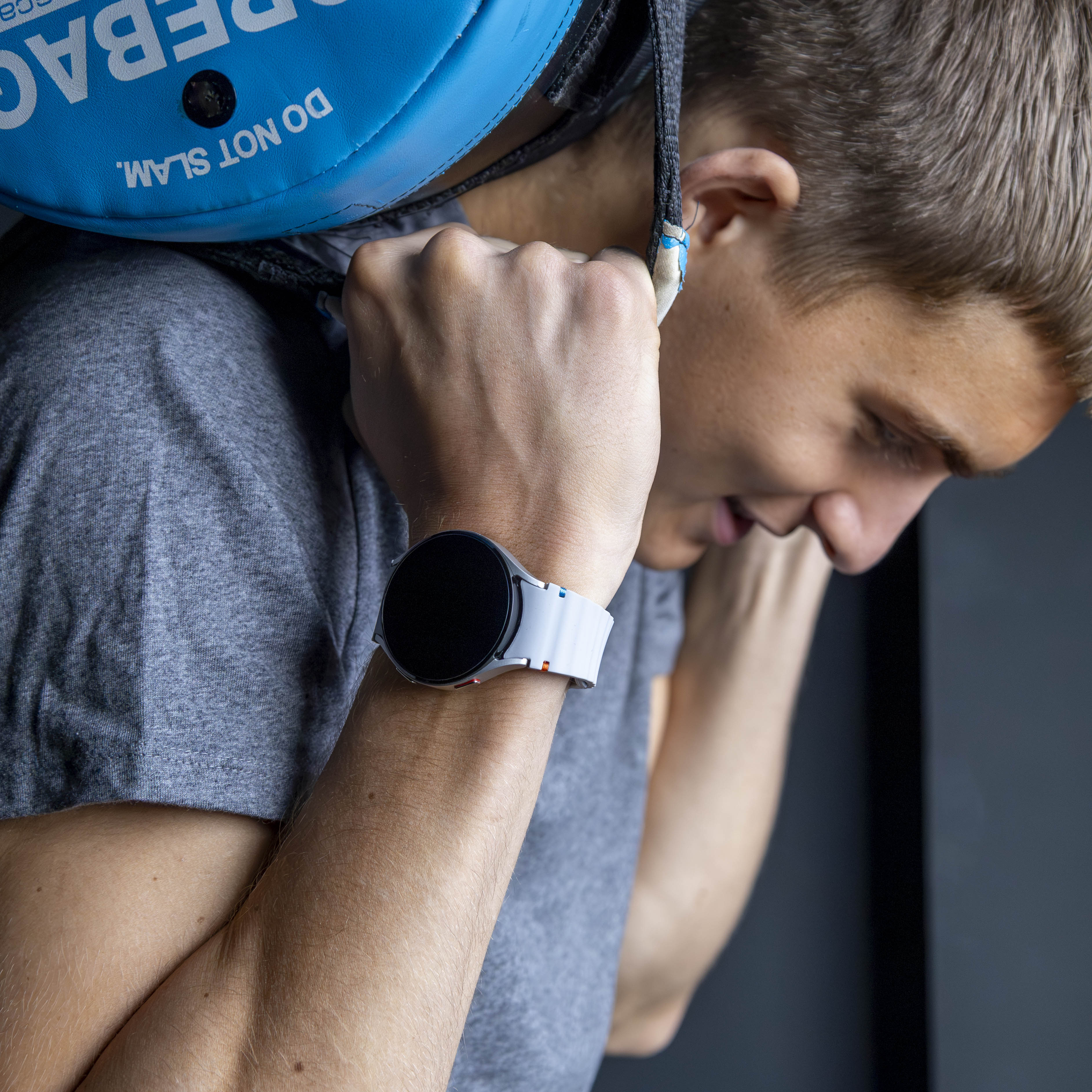 Samsung Galaxy Watch 4 Classic 42mm Wave Armband (Hellgrau)