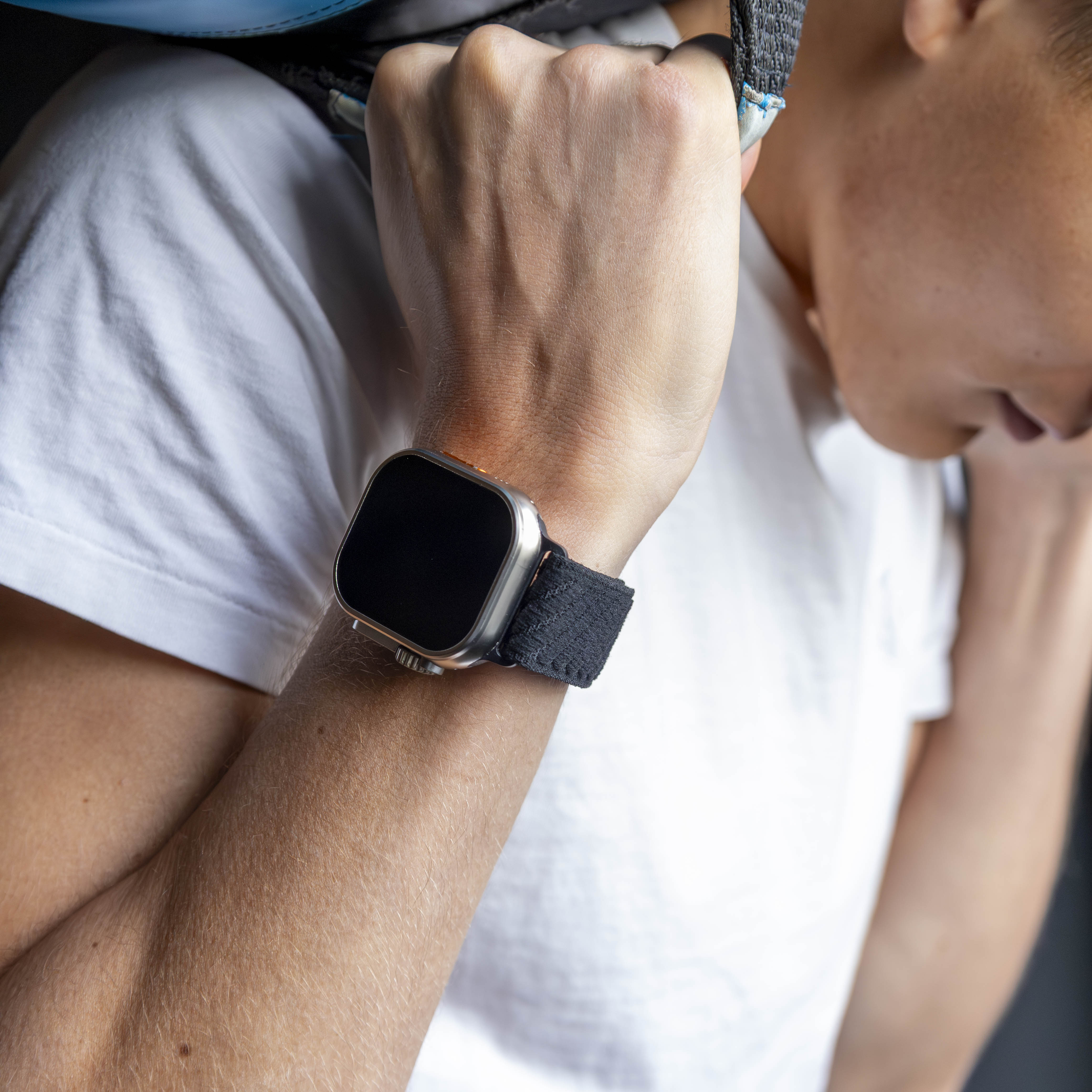 Bandz Apple Watch Nylon Band 'Wave' mit P-Schnalle (Schwarz)