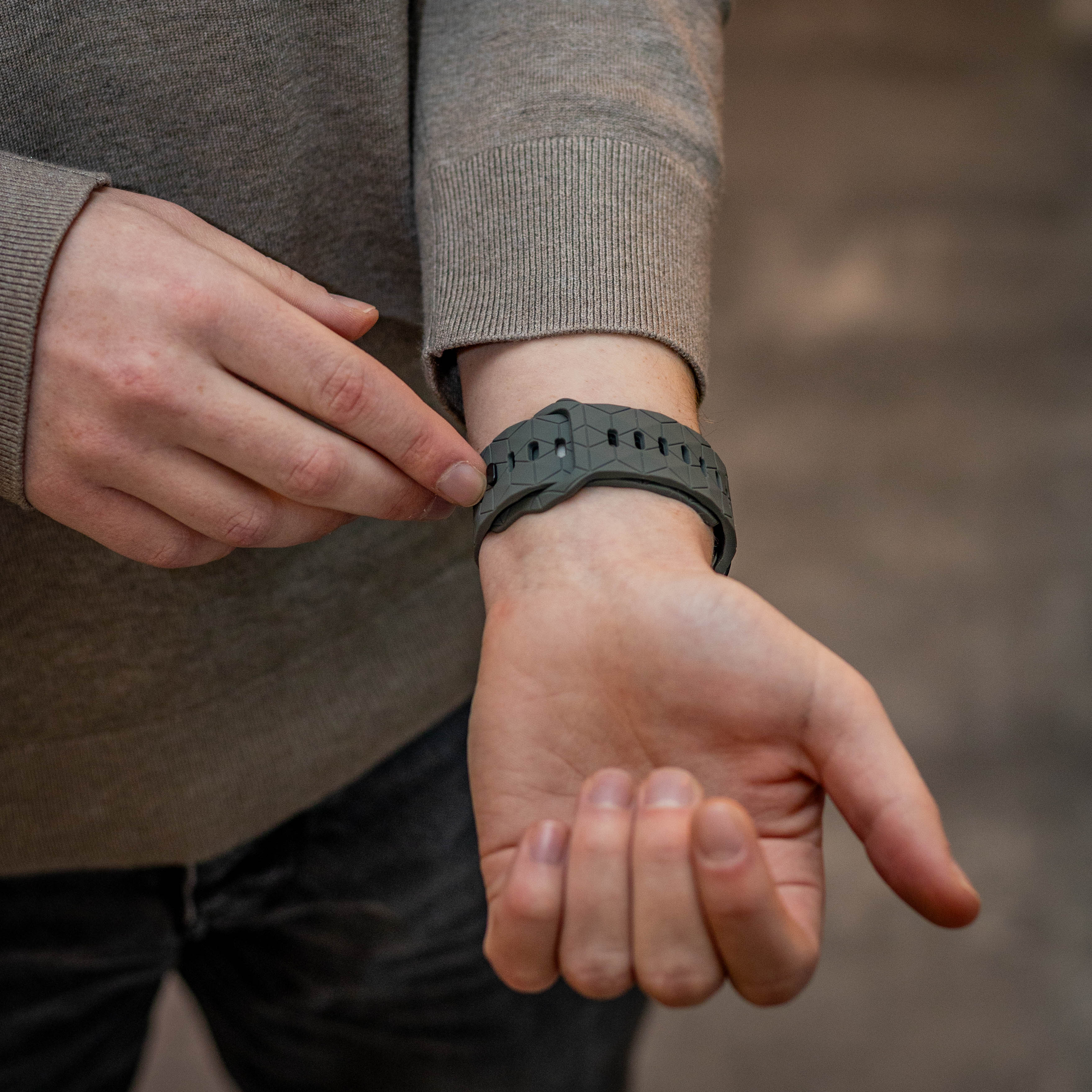 Bandz Samsung Galaxy Watch Ultra Silikonarmband 'Hexagons' (Dunkelgrau)