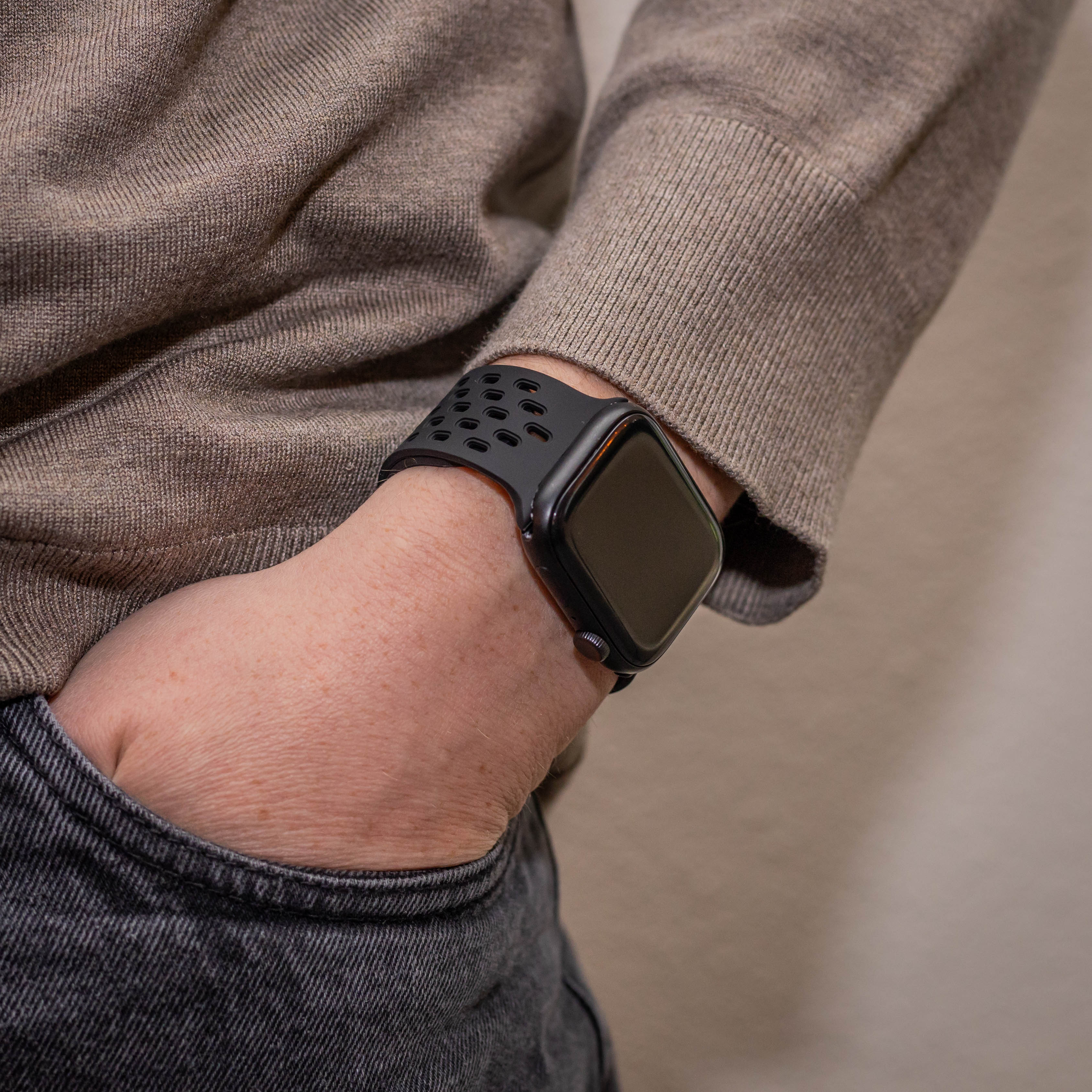 Apple Watch Silikonarmband mit P-Schnalle (Schwarz)