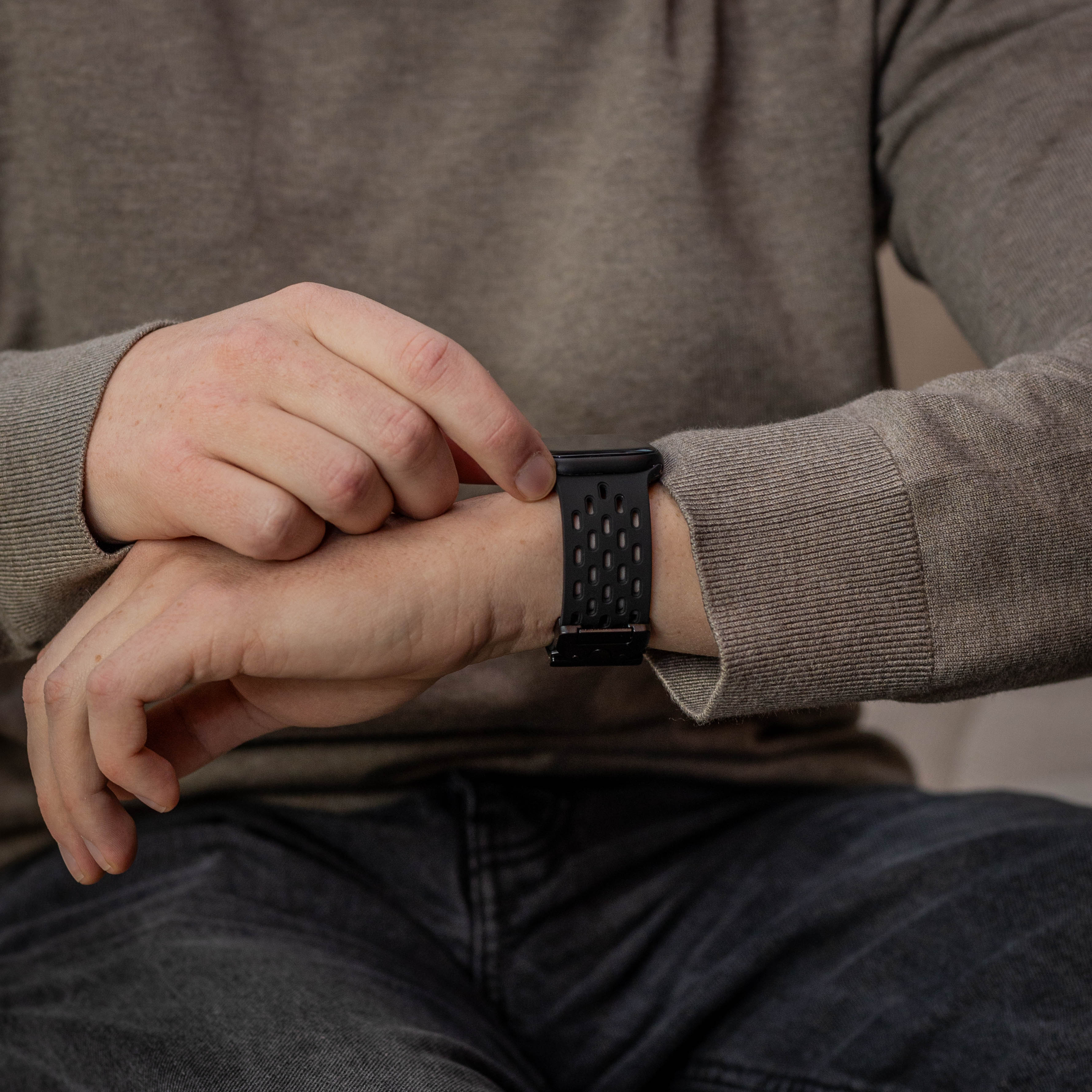 Apple Watch Silikonarmband mit P-Schnalle (Schwarz)