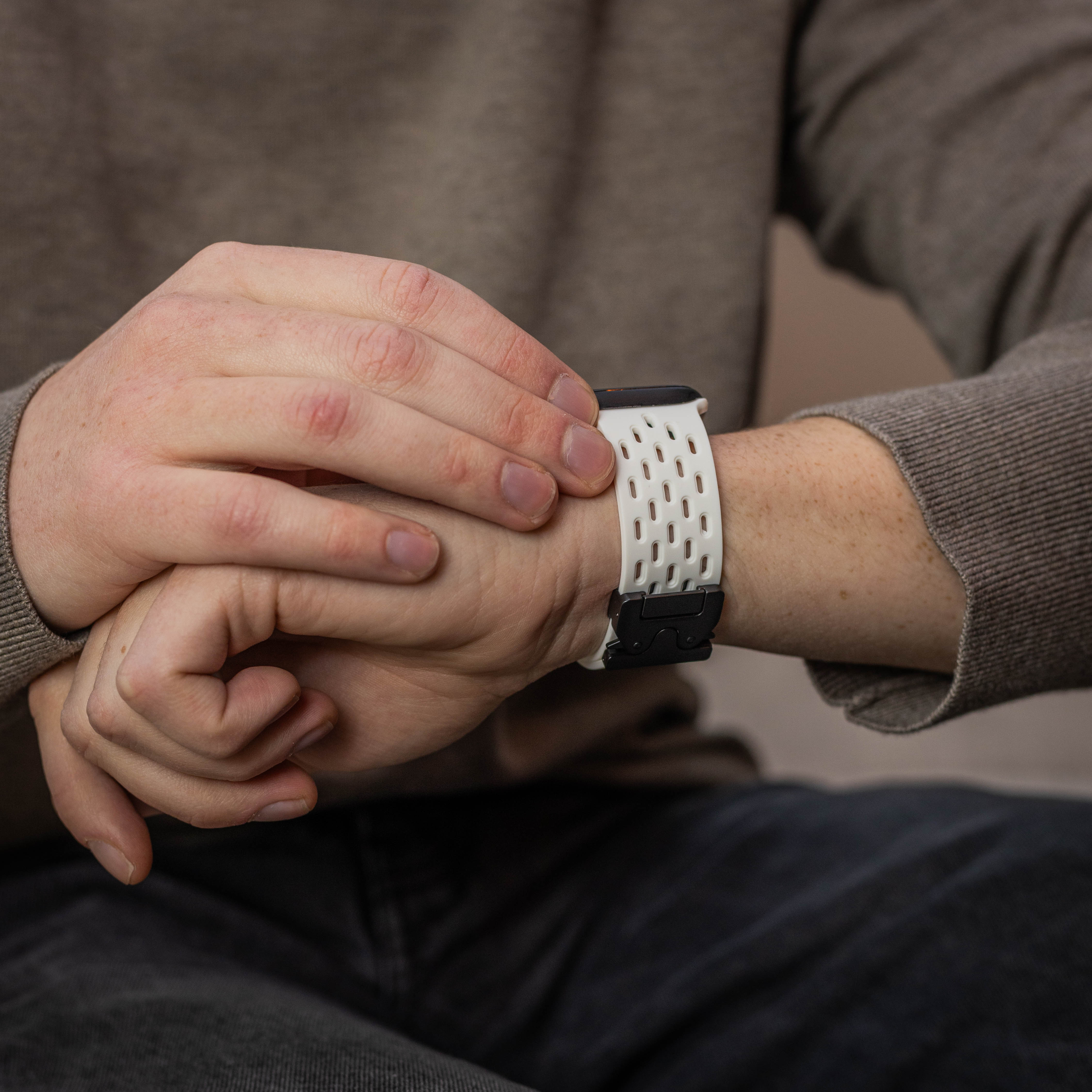 Apple Watch Silikonarmband mit P-Schnalle (Weiß)