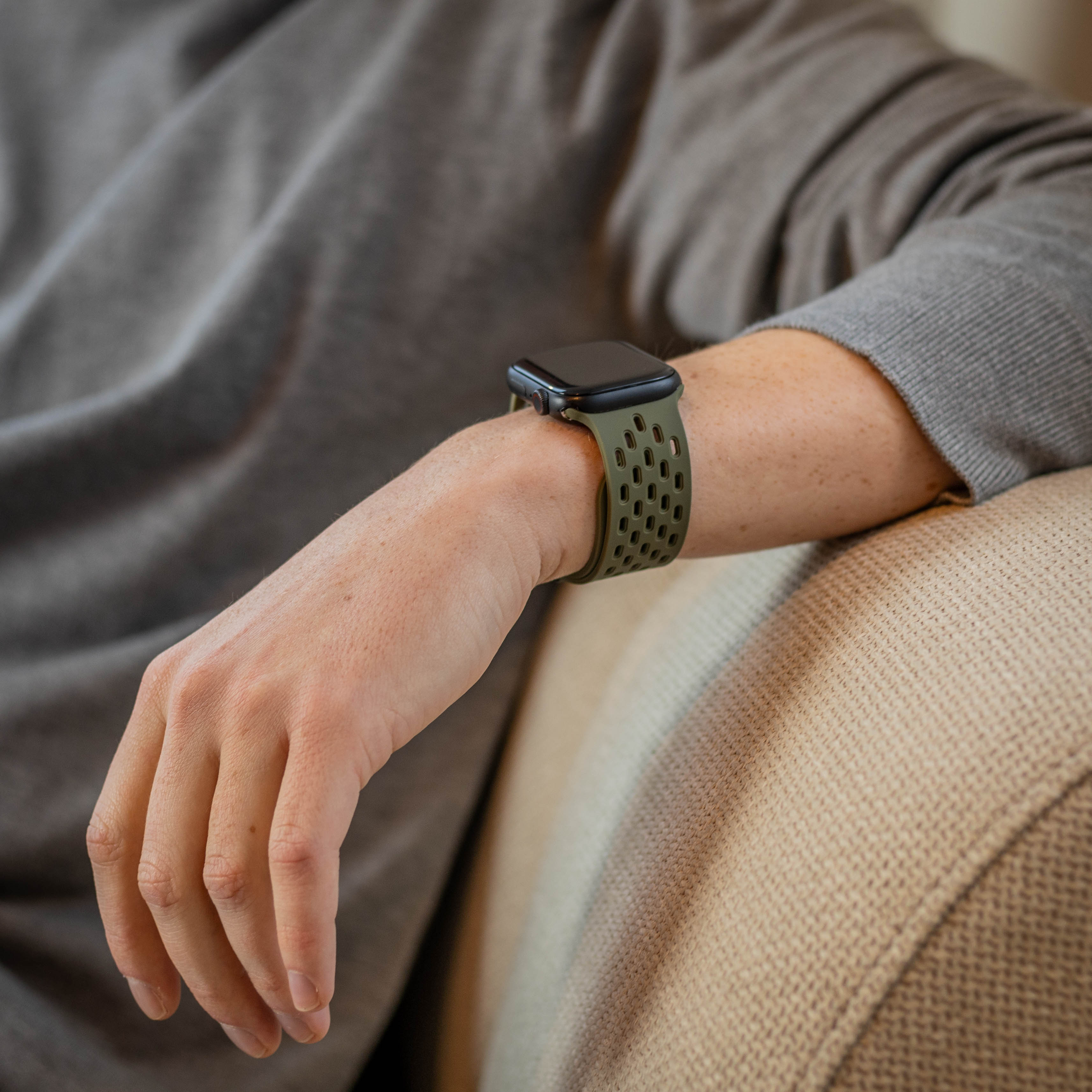 Apple Watch Silikonarmband mit P-Schnalle (Armeegrün)