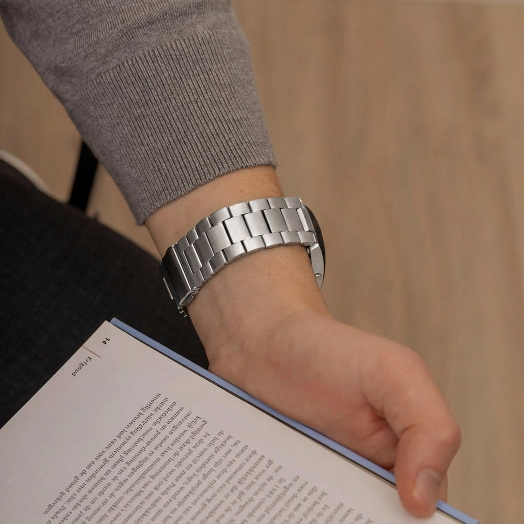 Samsung Galaxy Watch 4 Classic 42mm Titanium Strap (Silver)