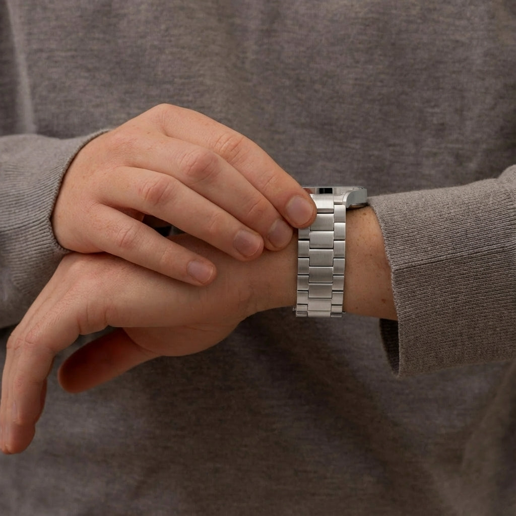 Samsung Galaxy Watch 4 Classic 42mm Titanium Strap (Silver)