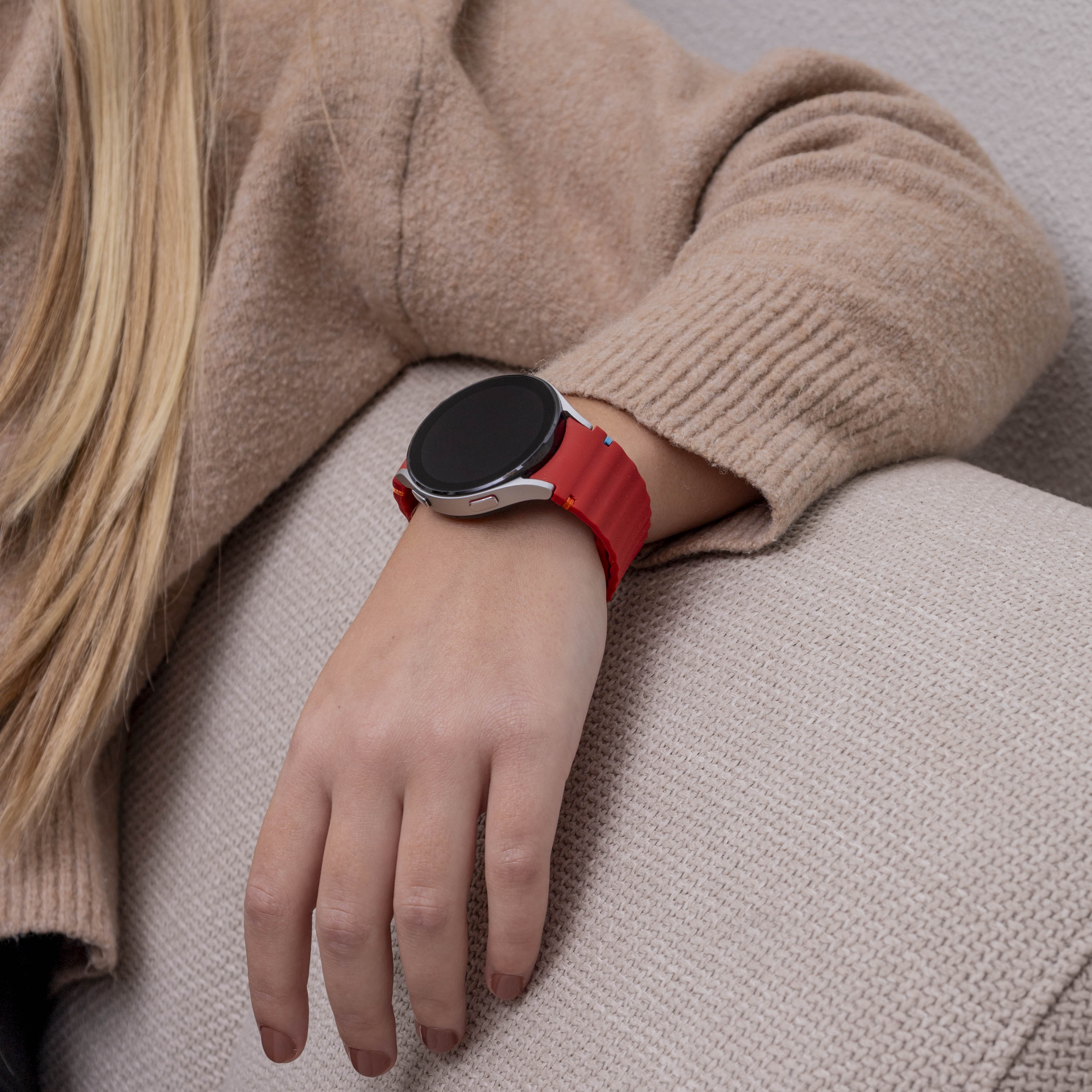 Samsung Galaxy Watch 7 40mm mit wellenförmigem Armband (Rot)