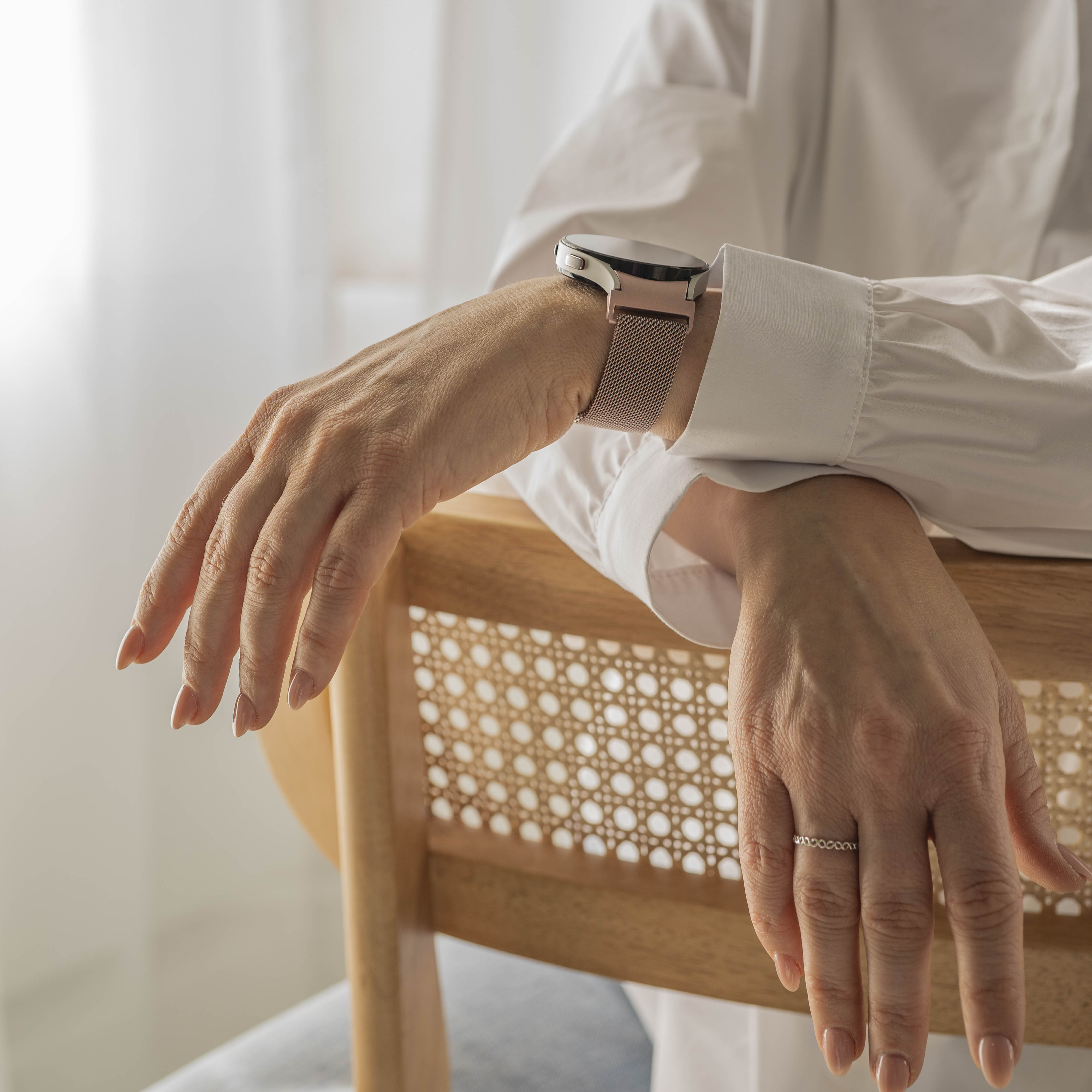 Samsung Galaxy Watch 6 Classic 47mm 'One Push' Milanese Strap (Pink)