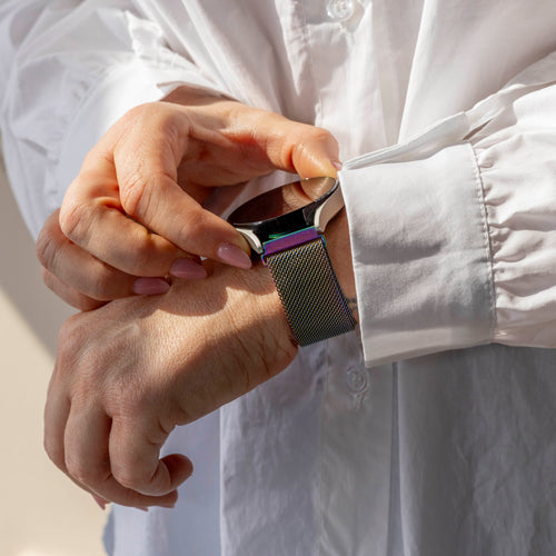 Fossil Gen 6 (42mm) Milanese Strap (Pearlescent)