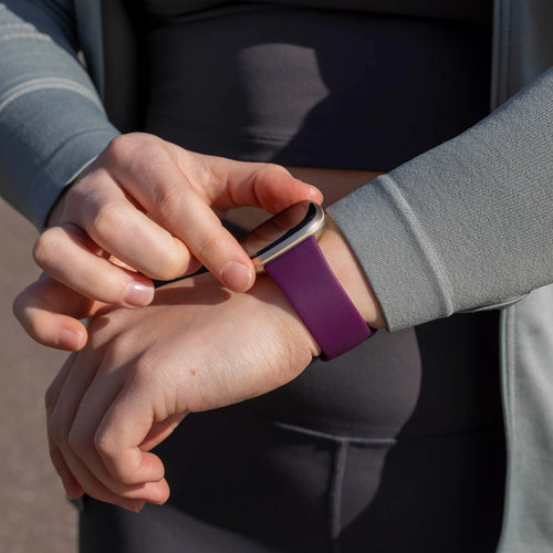 Fitbit Sense 2 Silikonarmband Classic (Dunkelviolett)