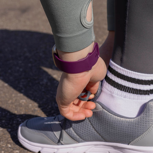 Fitbit Versa 4 Silikonarmband Classic (Dunkelviolett)