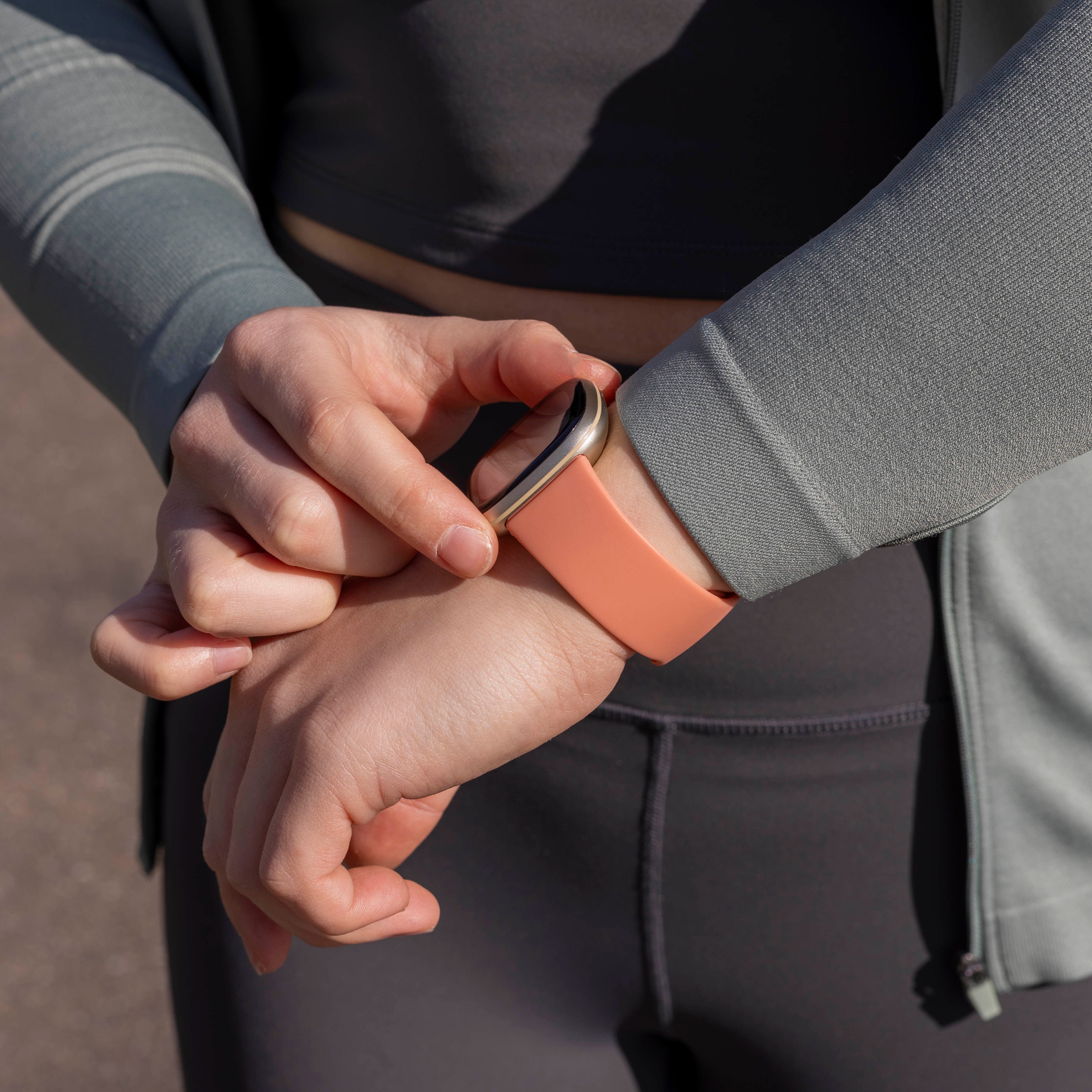 Fitbit Sense 2 Silikonarmband Classic (Rosa)