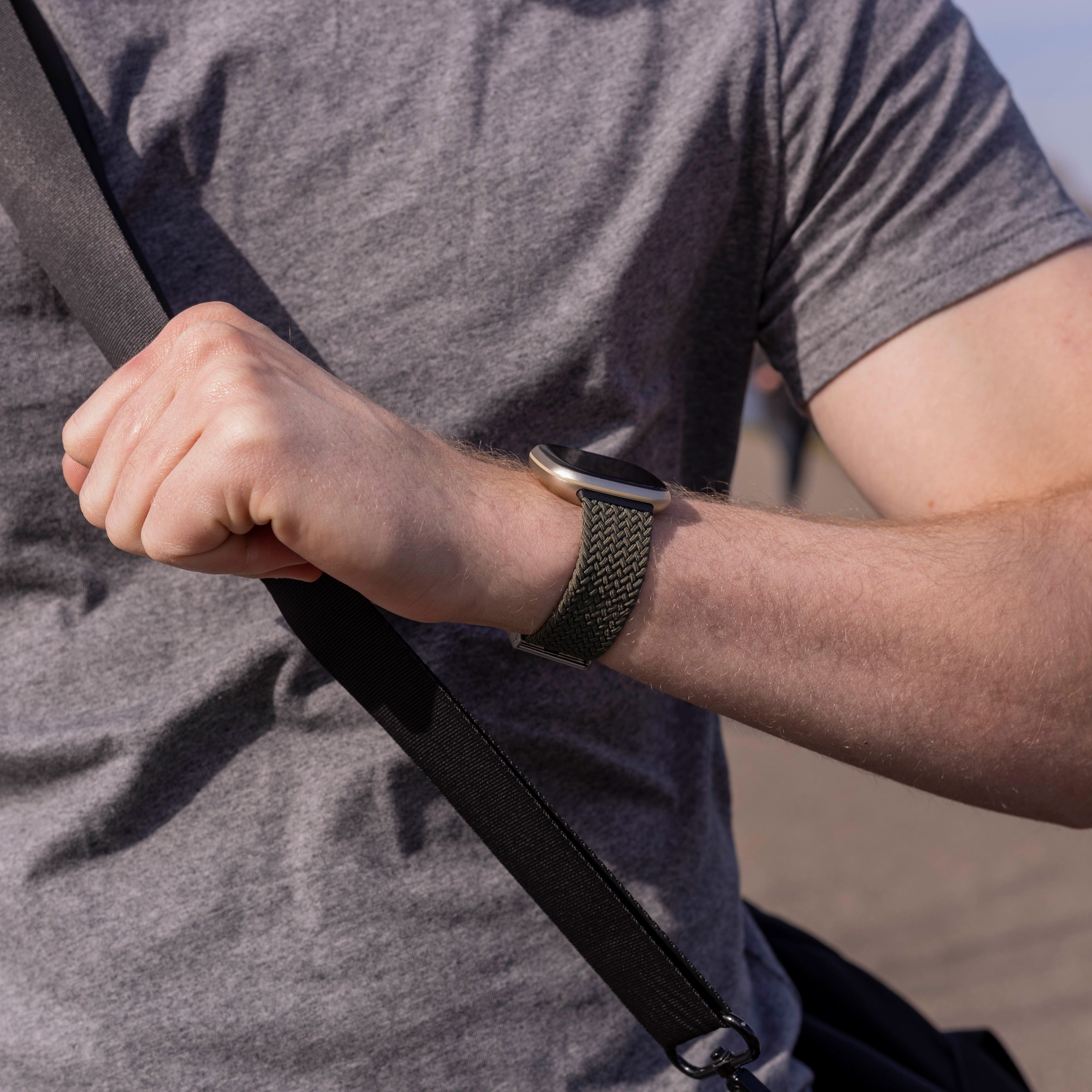 Fitbit Versa 3 verstellbares geflochtenes Armband (Olivgrün)