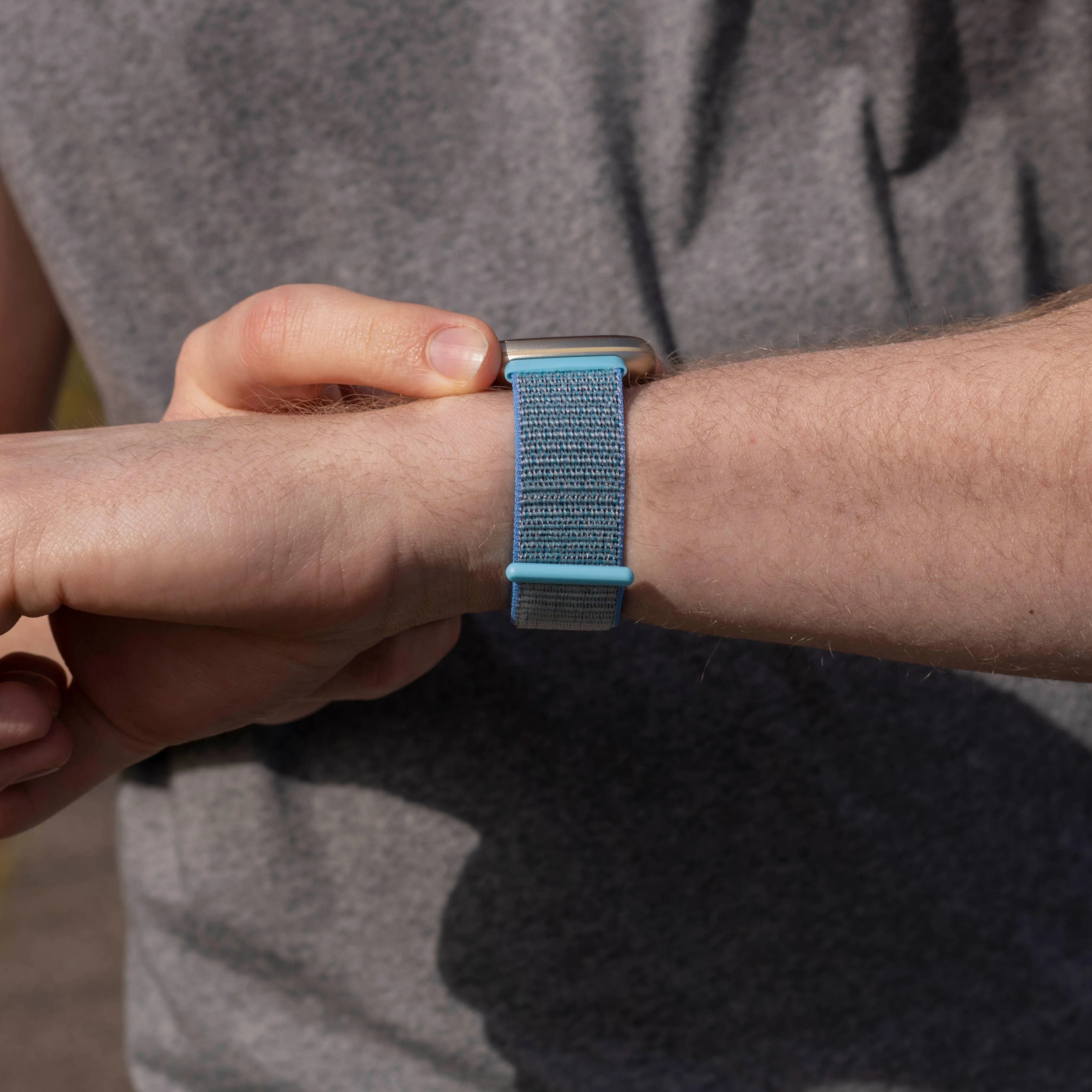 Fitbit Sense Nylonarmband (Hellblau)