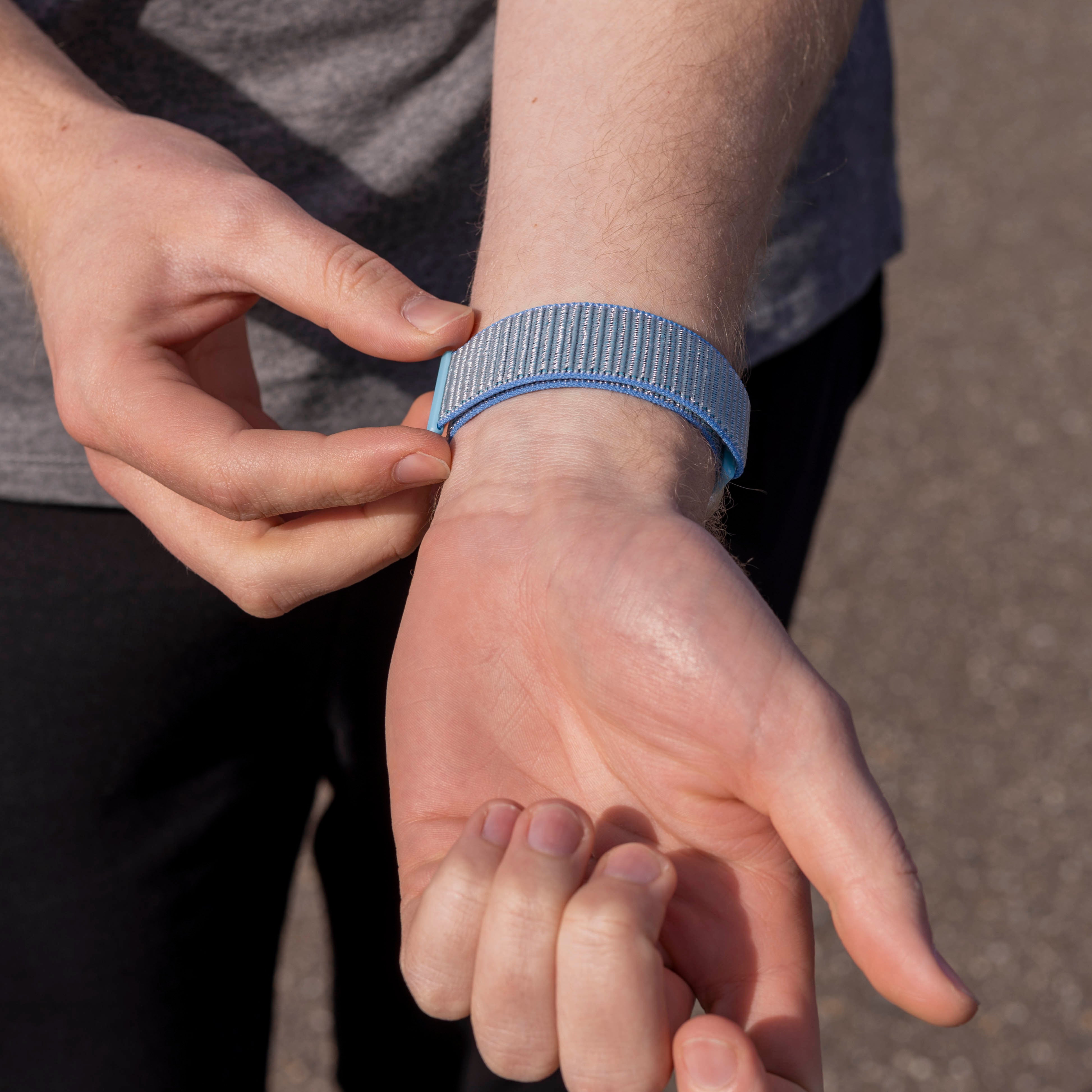 Fitbit Versa 3 Nylonarmband (Hellblau)