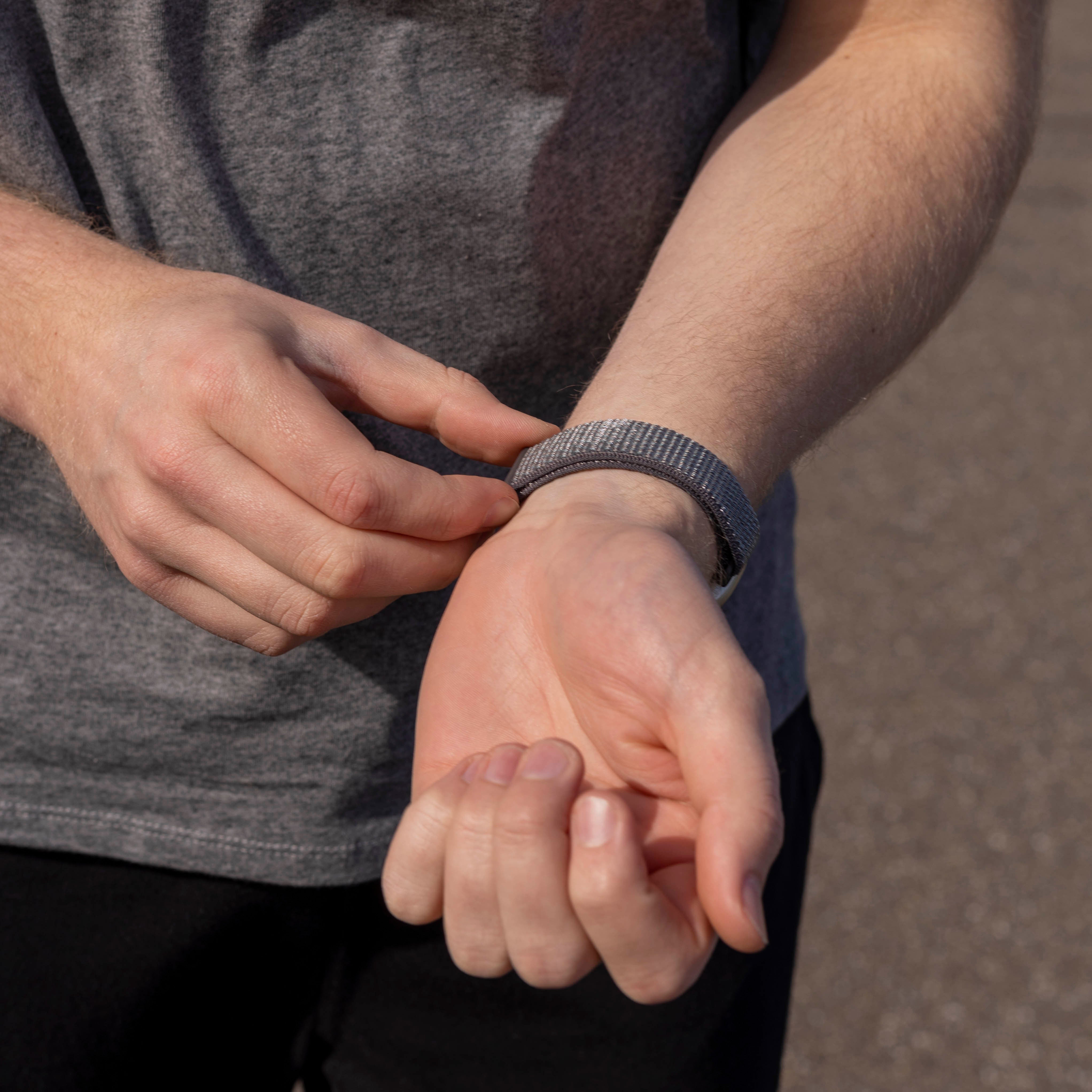 Fitbit Versa 3 Nylonarmband (Grau-grün)