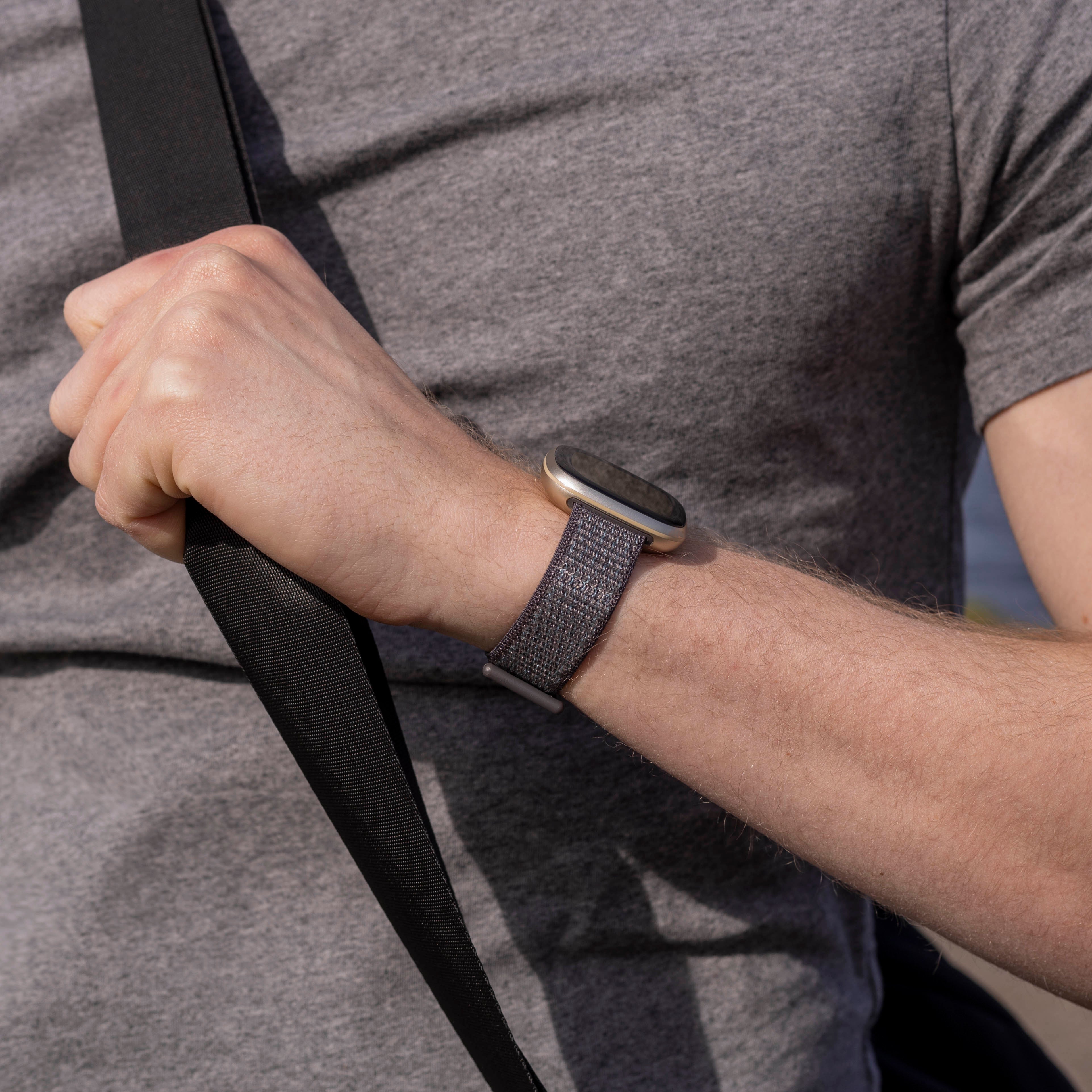 Fitbit Versa 3 Nylonarmband (Grau-grün)