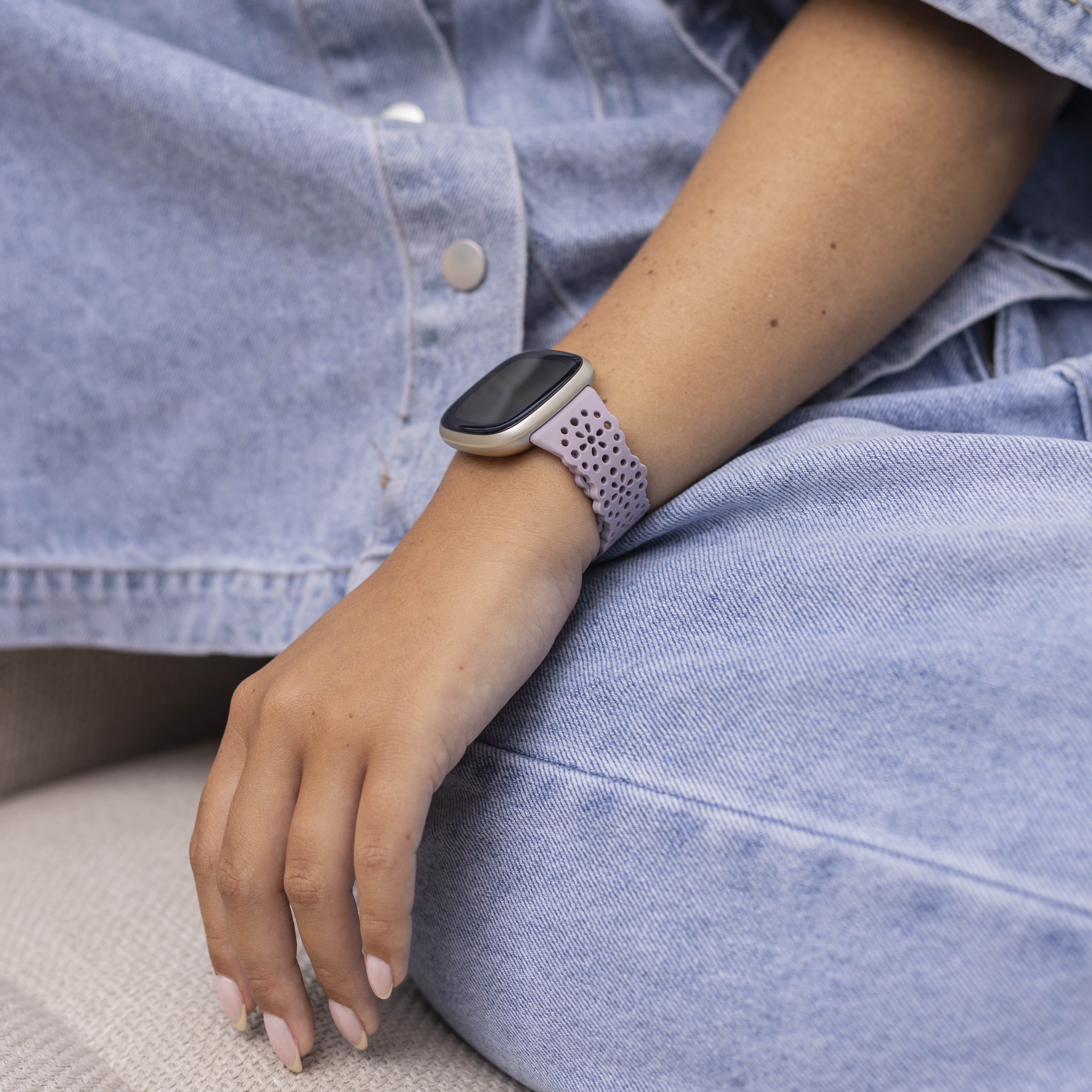 Fitbit Versa 3 Silicone Strap with Pattern (Lila)