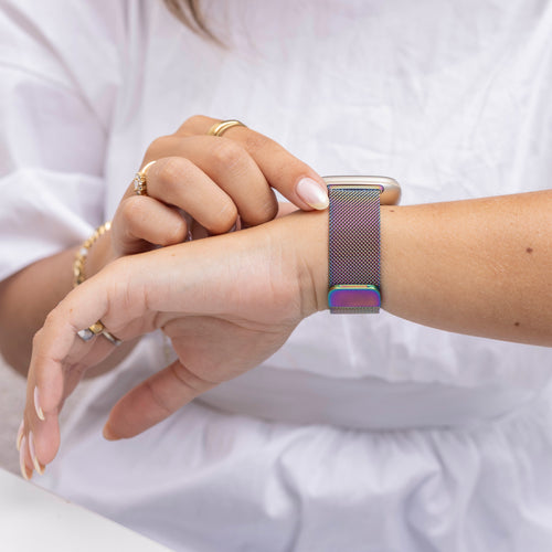 Fitbit Sense Milanese Armband (Regenbogen)