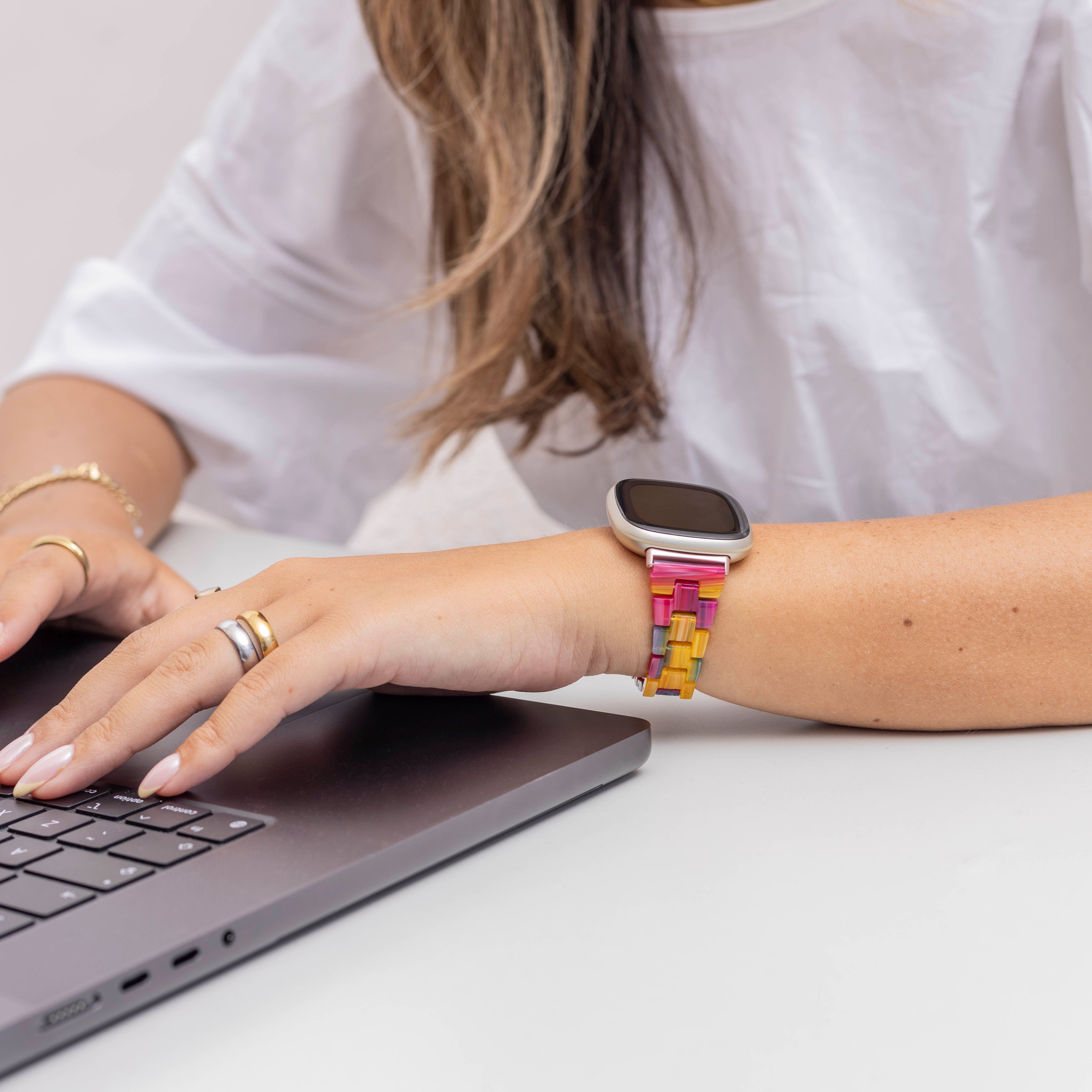 Fitbit Sense Resinarmband (Bunt)